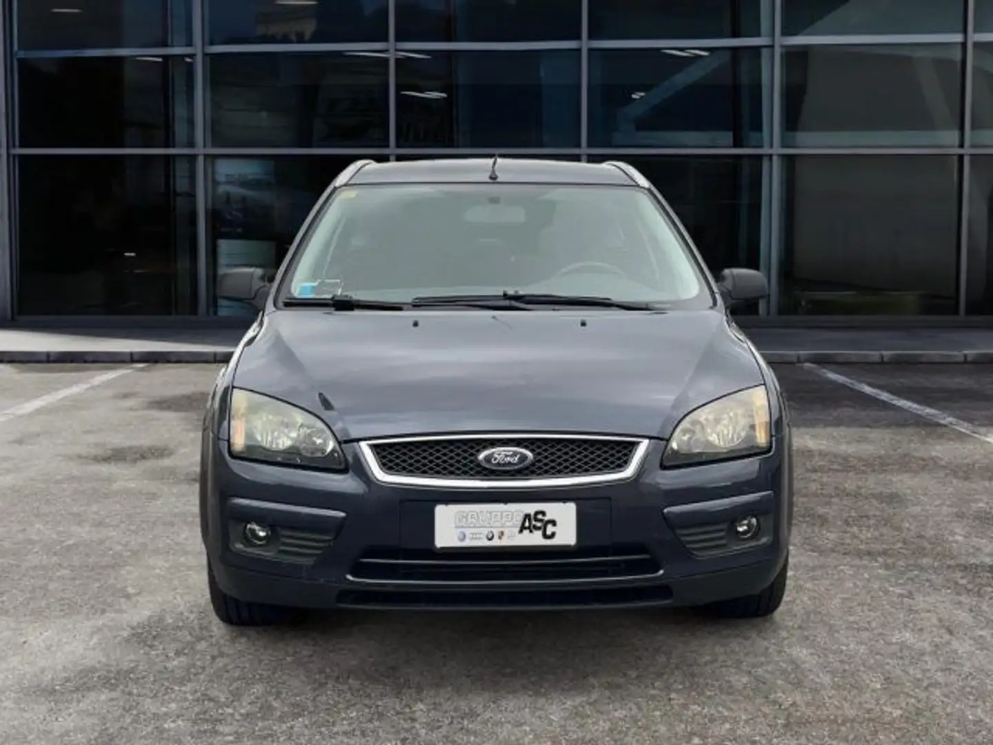 Ford Focus 1.6 tdci 90cv Gris - 2