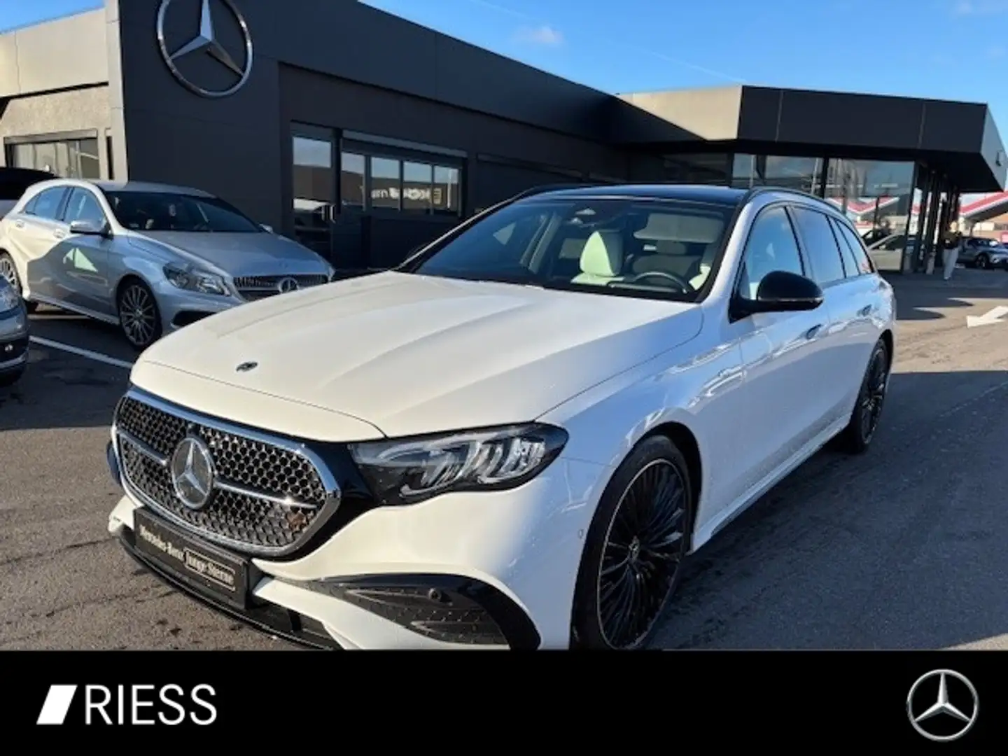 Mercedes-Benz E 300 de 4M T AMG Sport Night Distr Supersc Pano AHK Wit - 1