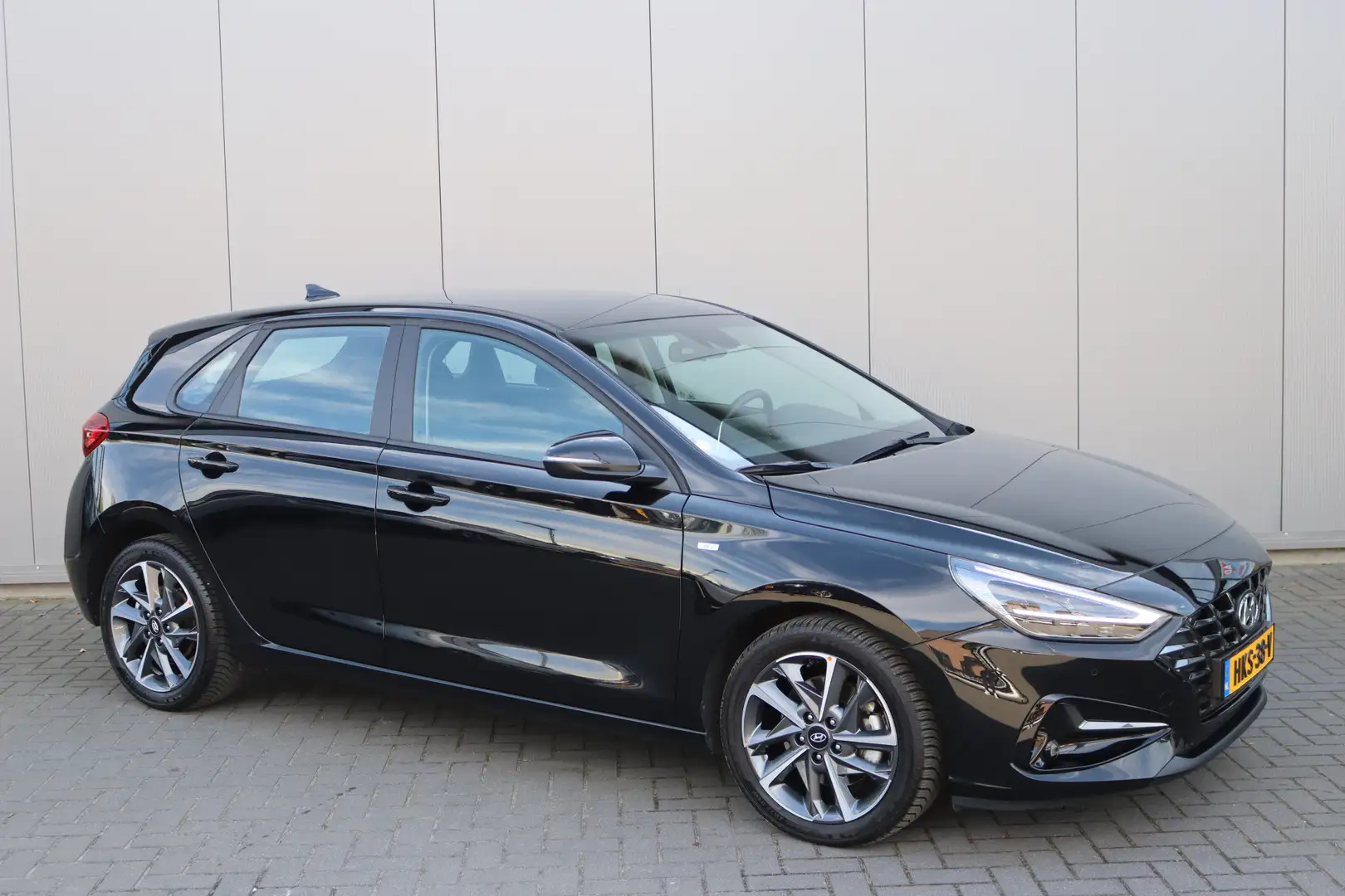 Hyundai i30 120PK T-GDi Hybrid Automaat Comfort Smart Navigati Negro - 2