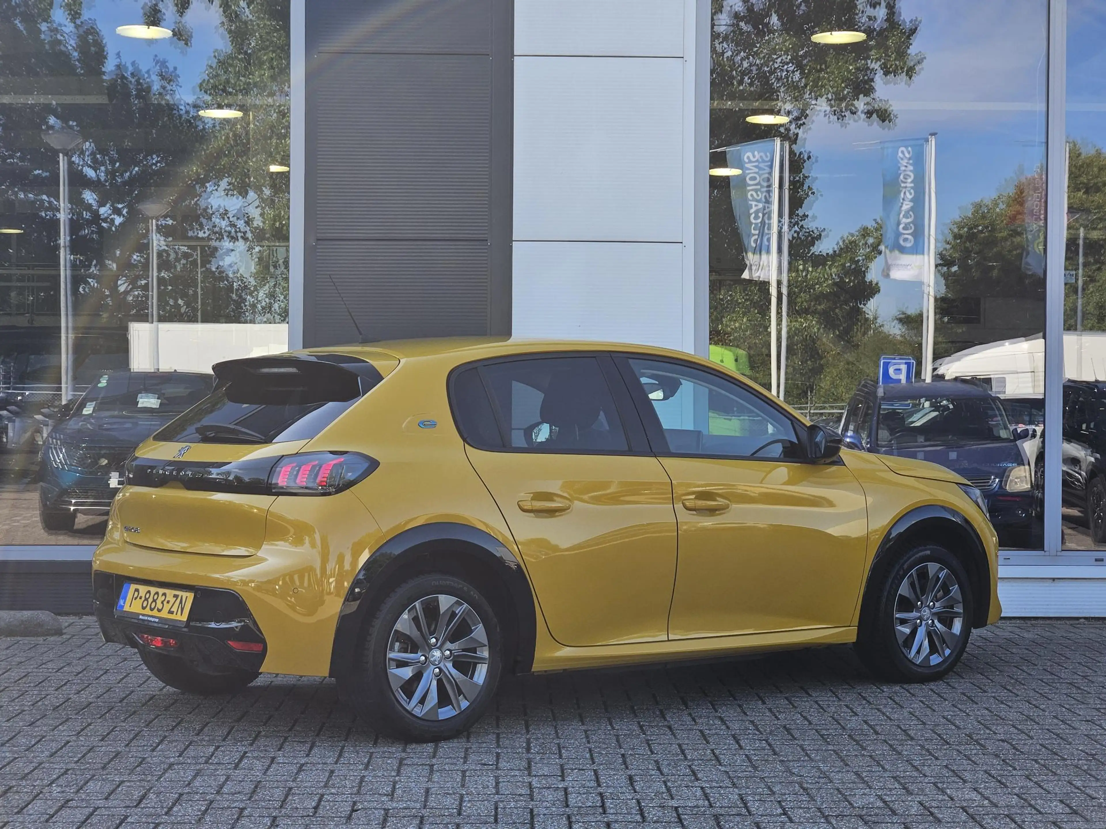 Peugeot e-208 EV Allure Pack 50 kWh — photo 7