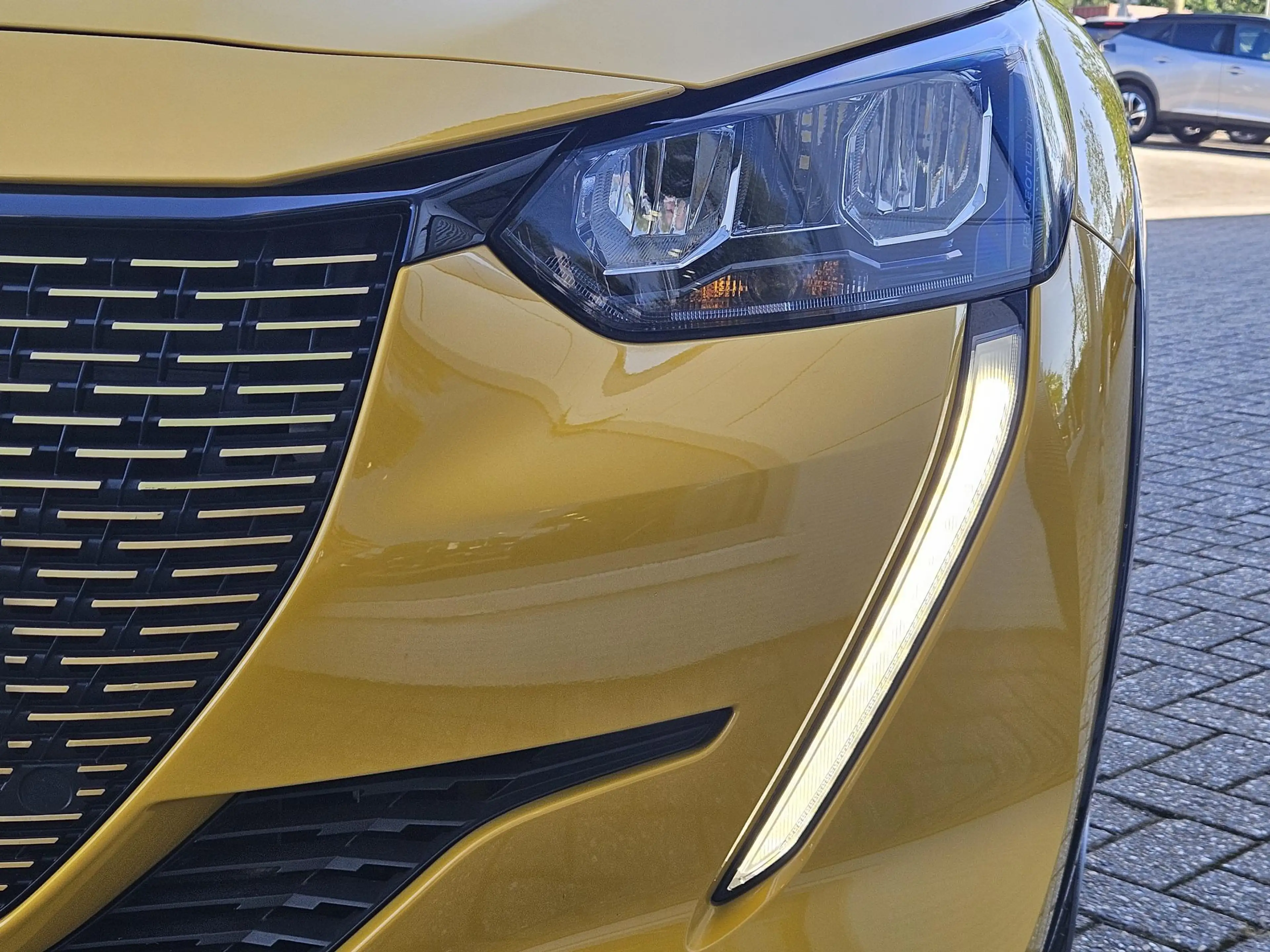 Peugeot e-208 EV Allure Pack 50 kWh — photo 14