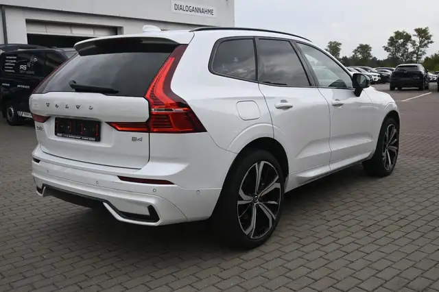 Volvo XC60 view 5