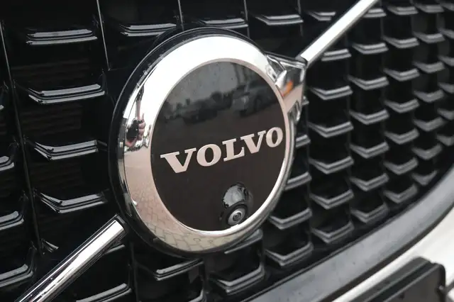 Volvo XC60 view 9