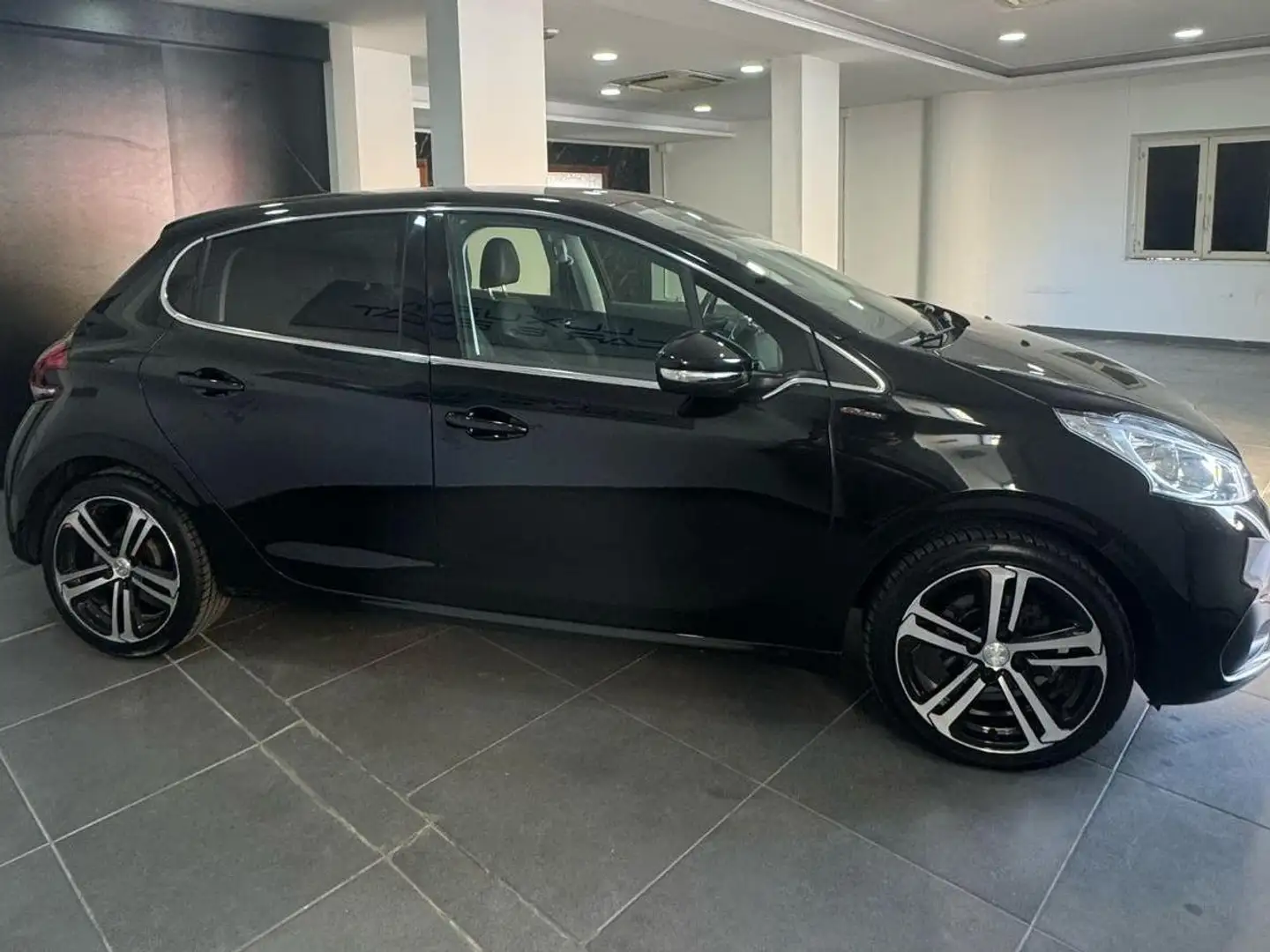 Peugeot 208 208 5p 1.2 puretech t GT Line s Nero - 2