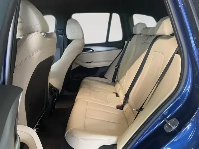BMW X3 view 8