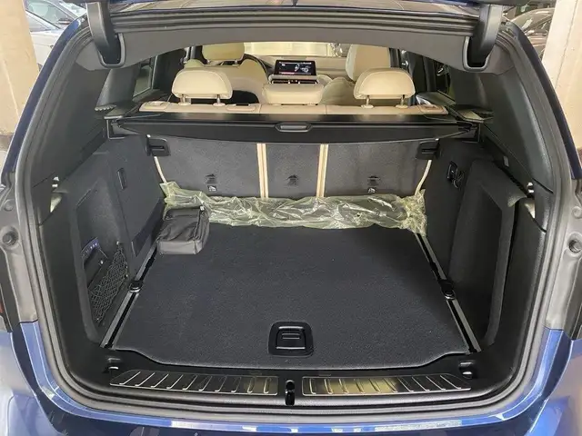 BMW X3 view 9