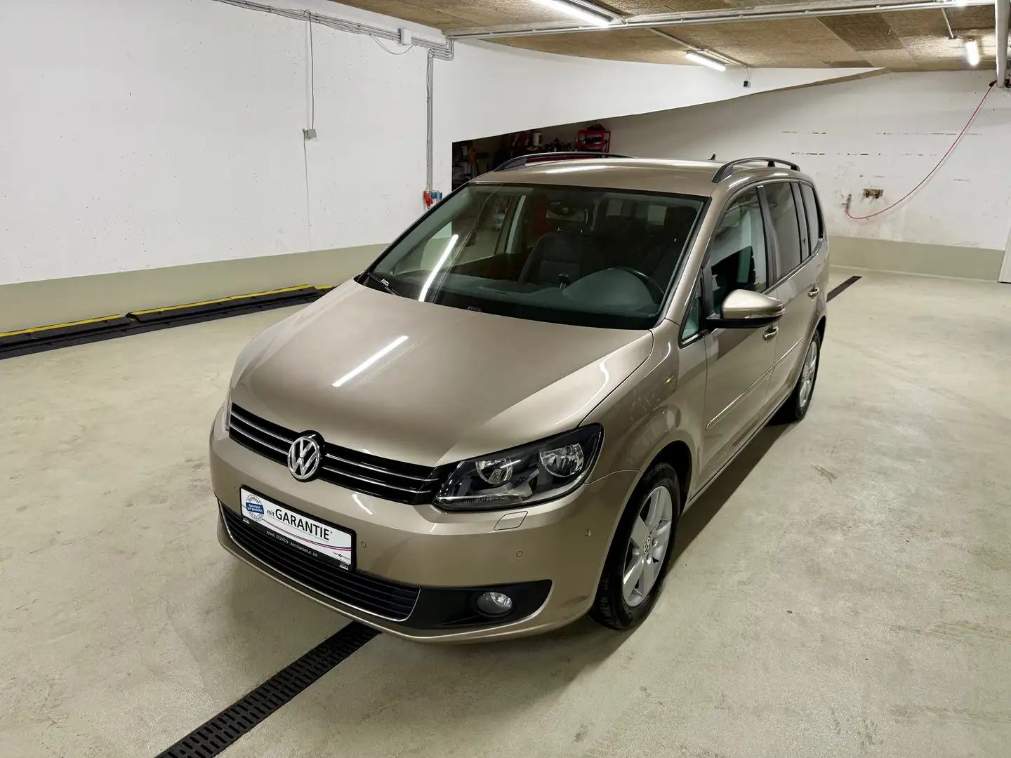 Volkswagen Touran 1.6 TDI DPF BMT DSG Comfortline "NAVI/PARKASSIST" Grau - 2