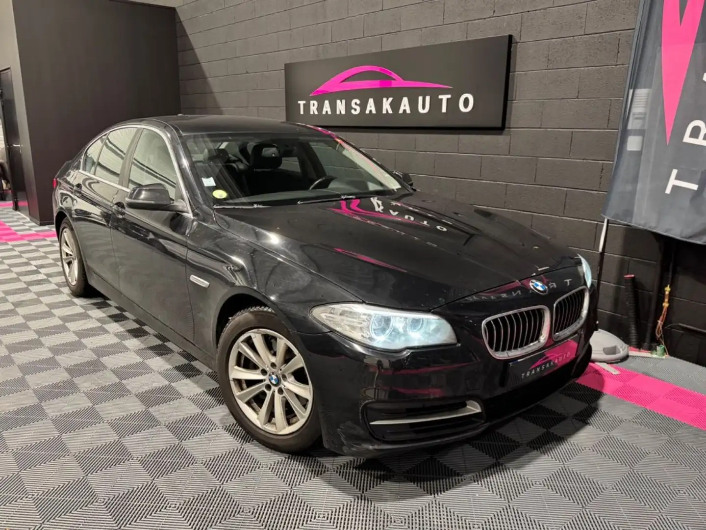 BMW 518 SERIE F10 LCI 518d 150 ch Lounge Plus A Schwarz - 1