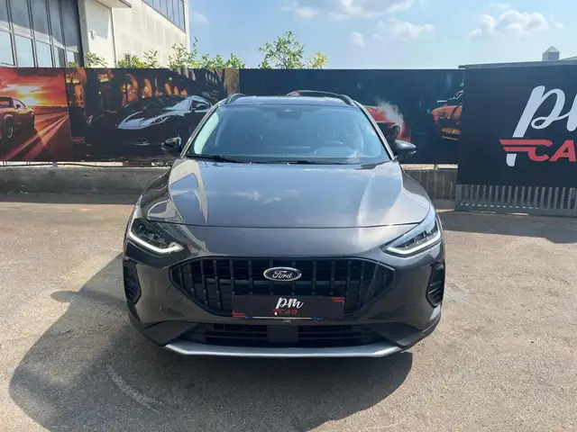 Ford Focus view 2