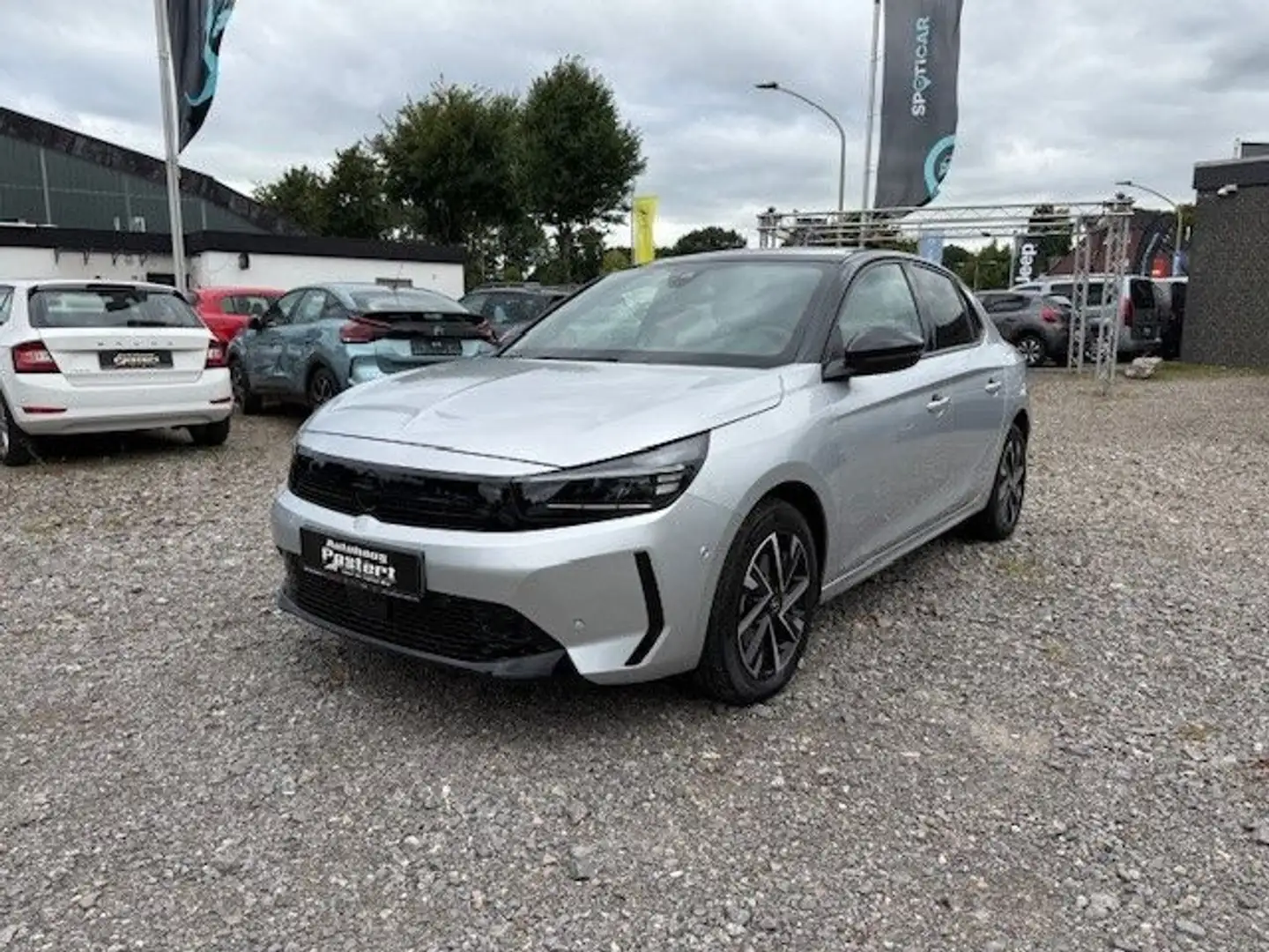 Opel Corsa F GS Automatic Silber - 1