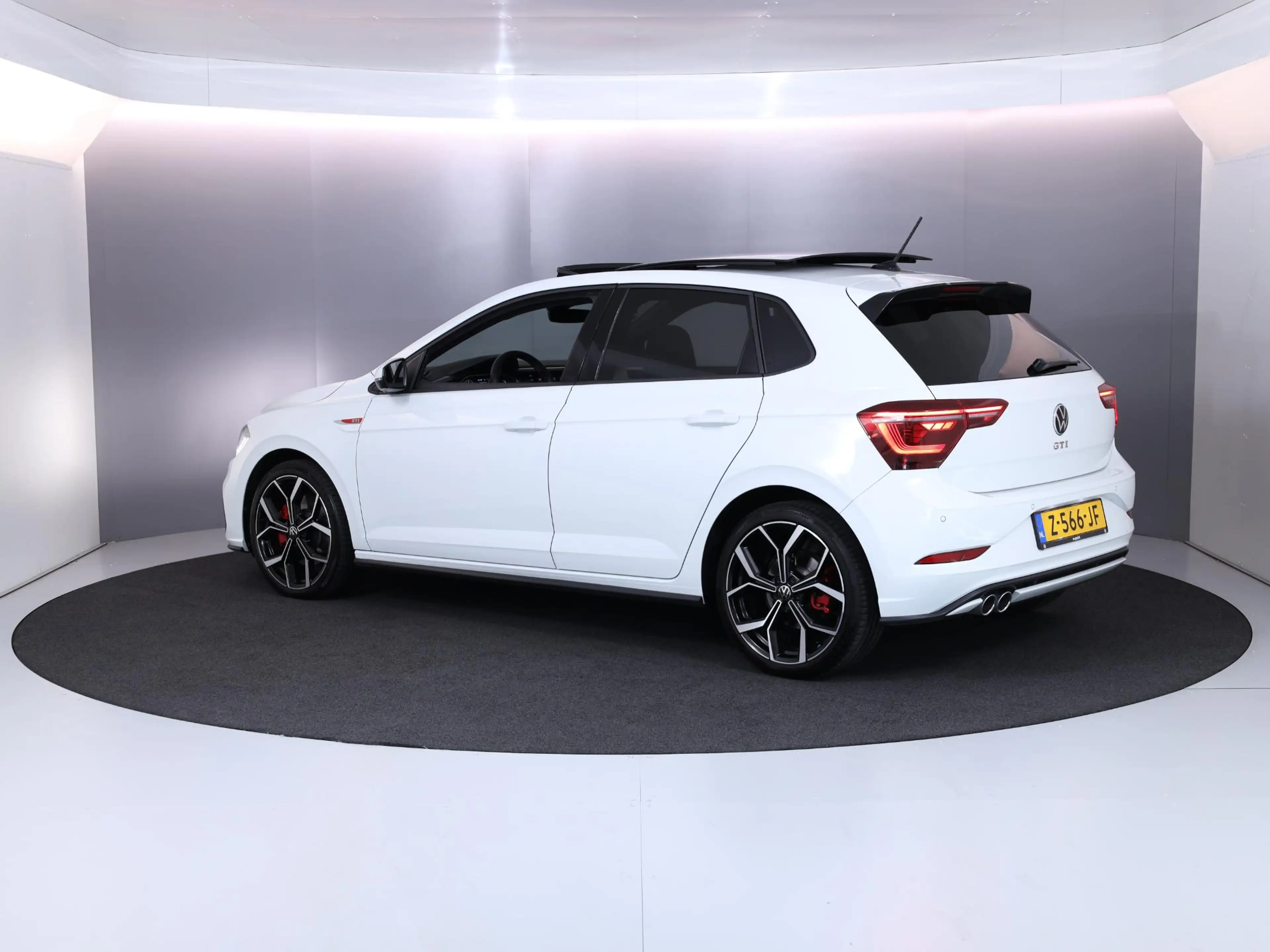 Volkswagen Polo GTI 2.0 TSI Automaat (DSG) | Panoramadak |  | Achterui — photo 3