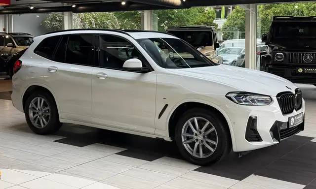 BMW X3 view 4