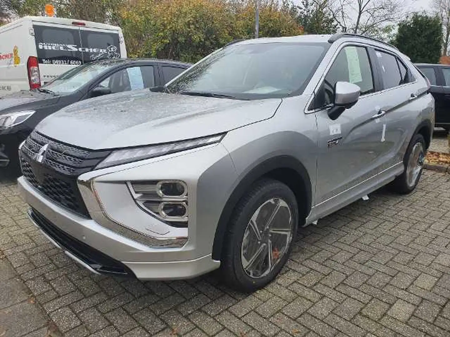 Mitsubishi Eclipse Cross Plug-in Hybrid Select 4WD Plateado - 2