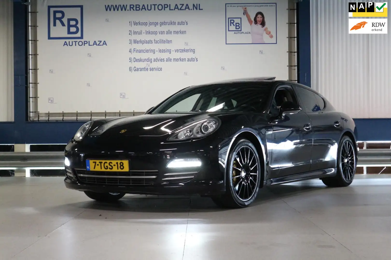 Porsche Panamera 3.6 4 Platinum Edition / BLACK ON BLACK / FULL SER Zwart - 1