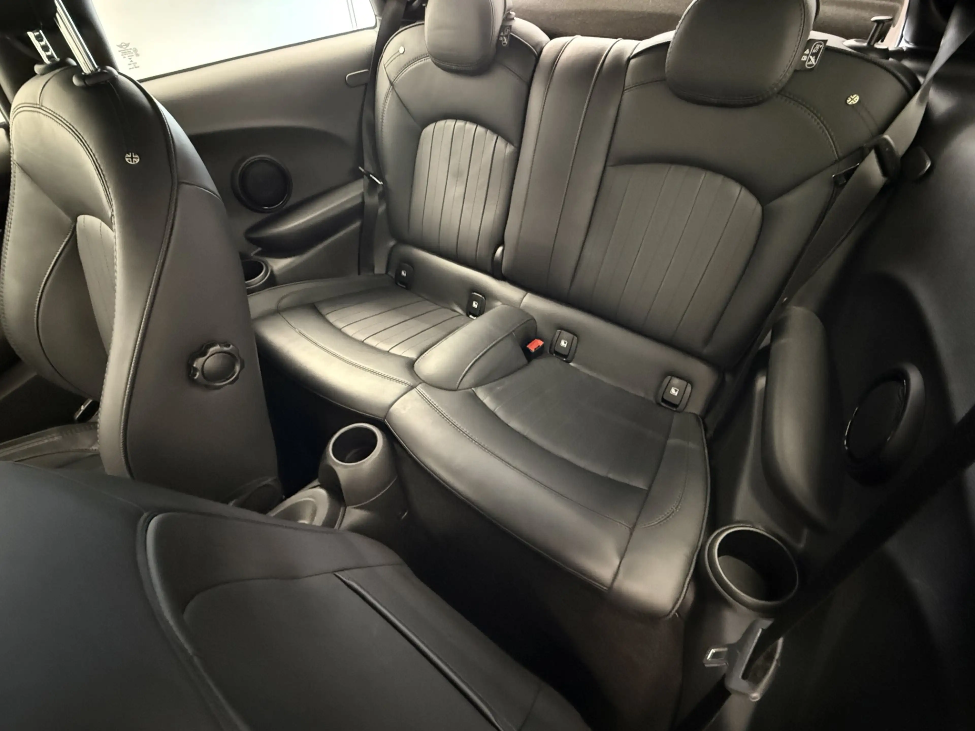 MINI Cooper SE — photo 13