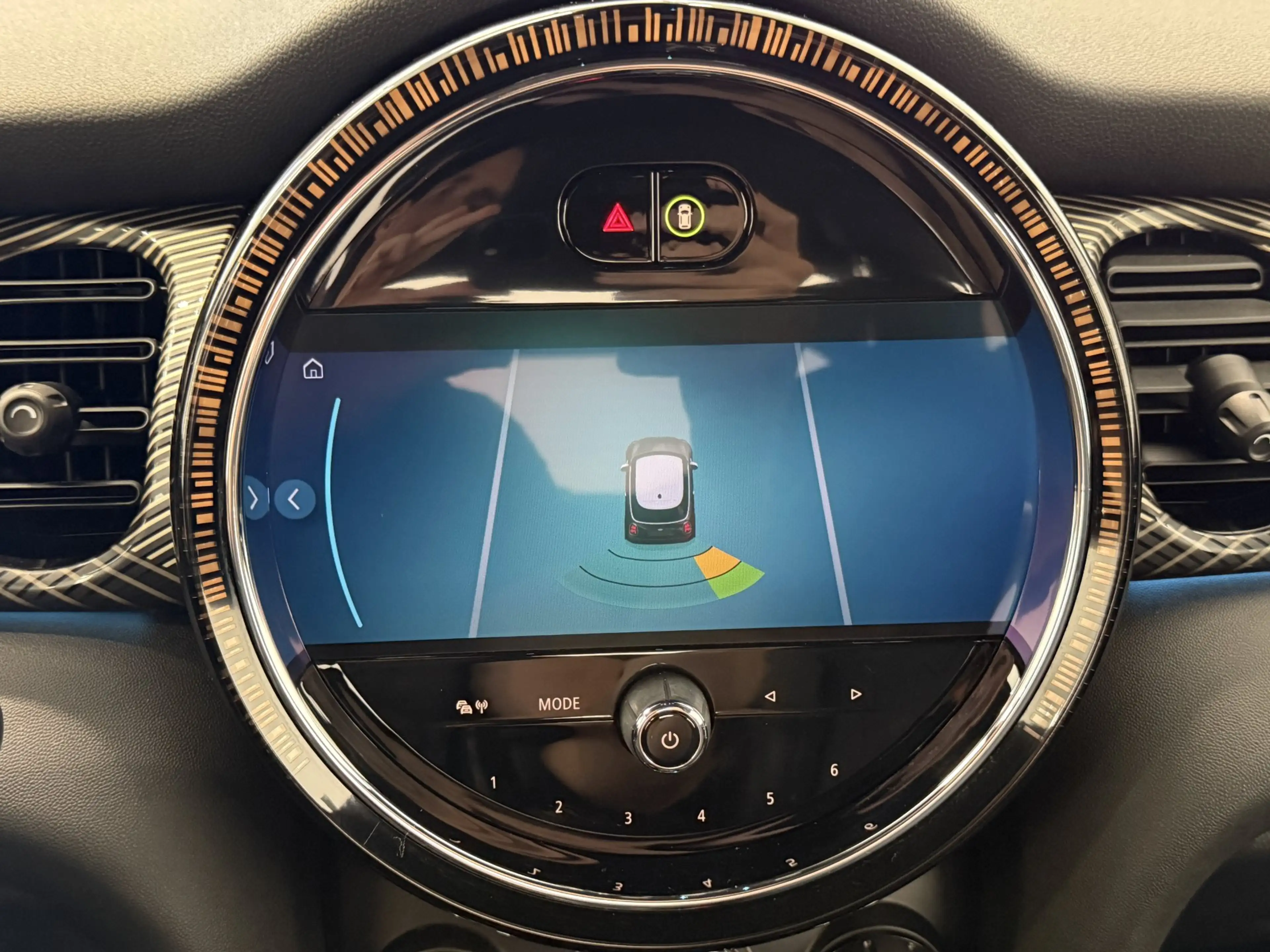 MINI Cooper SE — photo 9
