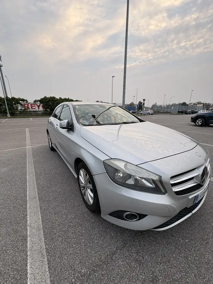 Mercedes-Benz A 180