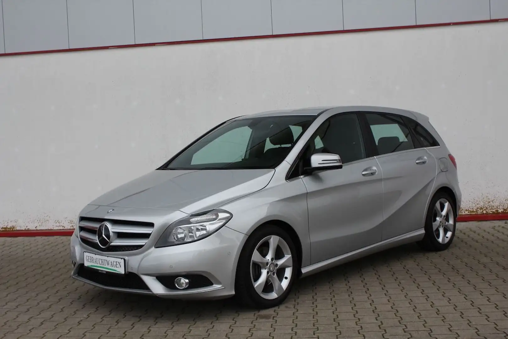 Mercedes-Benz B 180 7G BlueEff. LETZTER HALTER SEIT 02.2014 Silber - 2