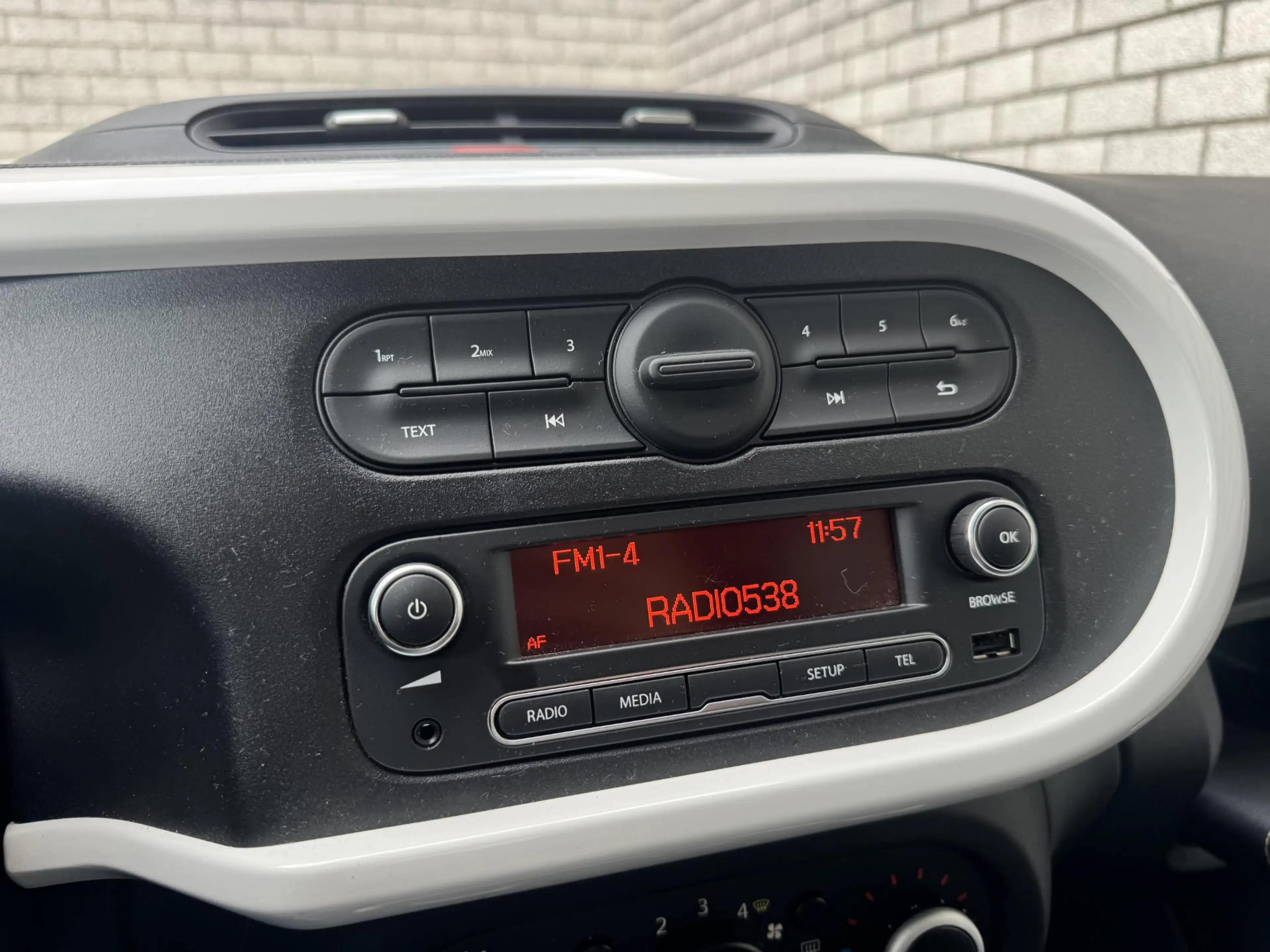 Renault Twingo 1.0 SCe Limited | Automaat | Parkeersensoren | Air — photo 10