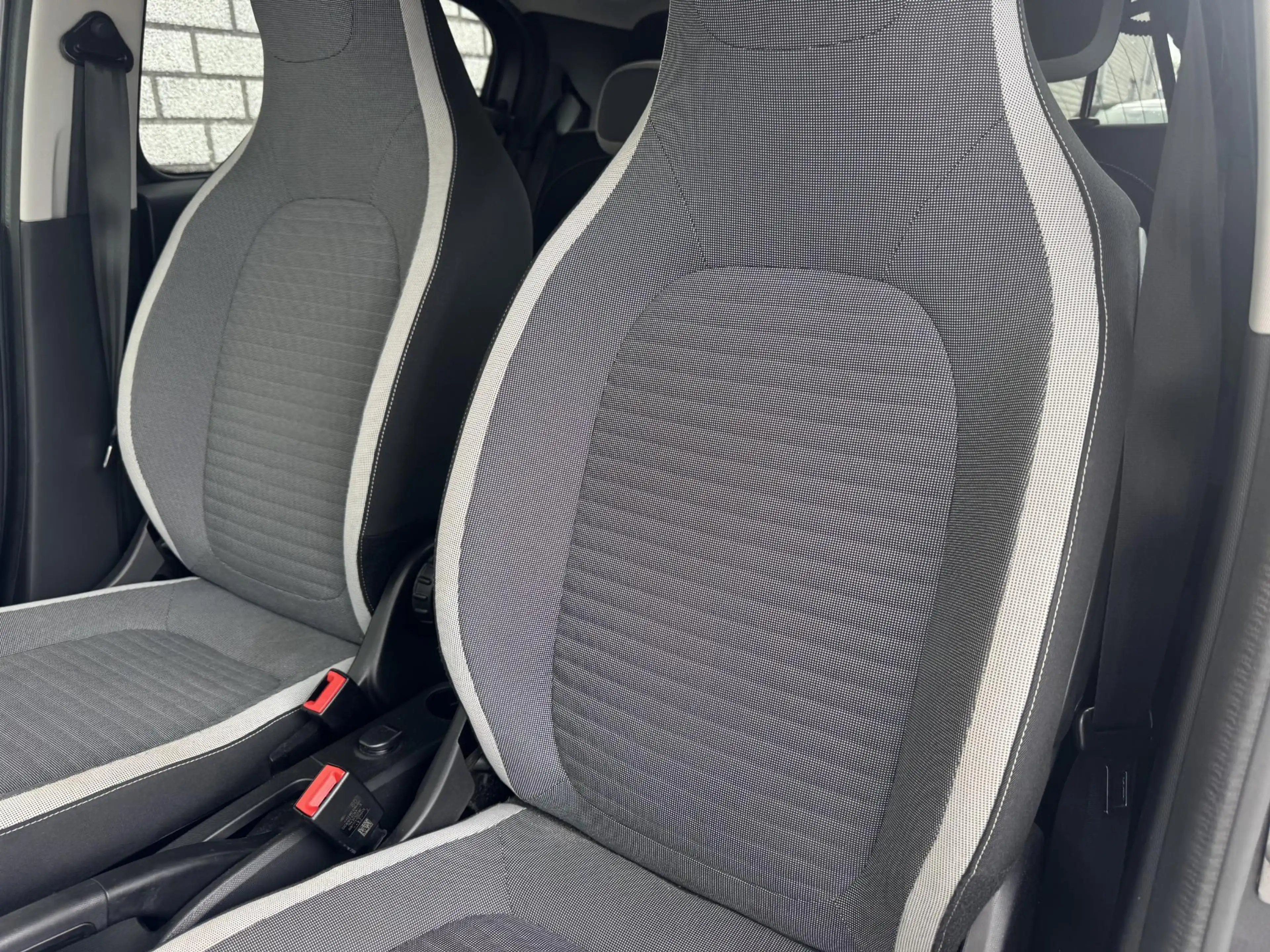 Renault Twingo 1.0 SCe Limited | Automaat | Parkeersensoren | Air — photo 25