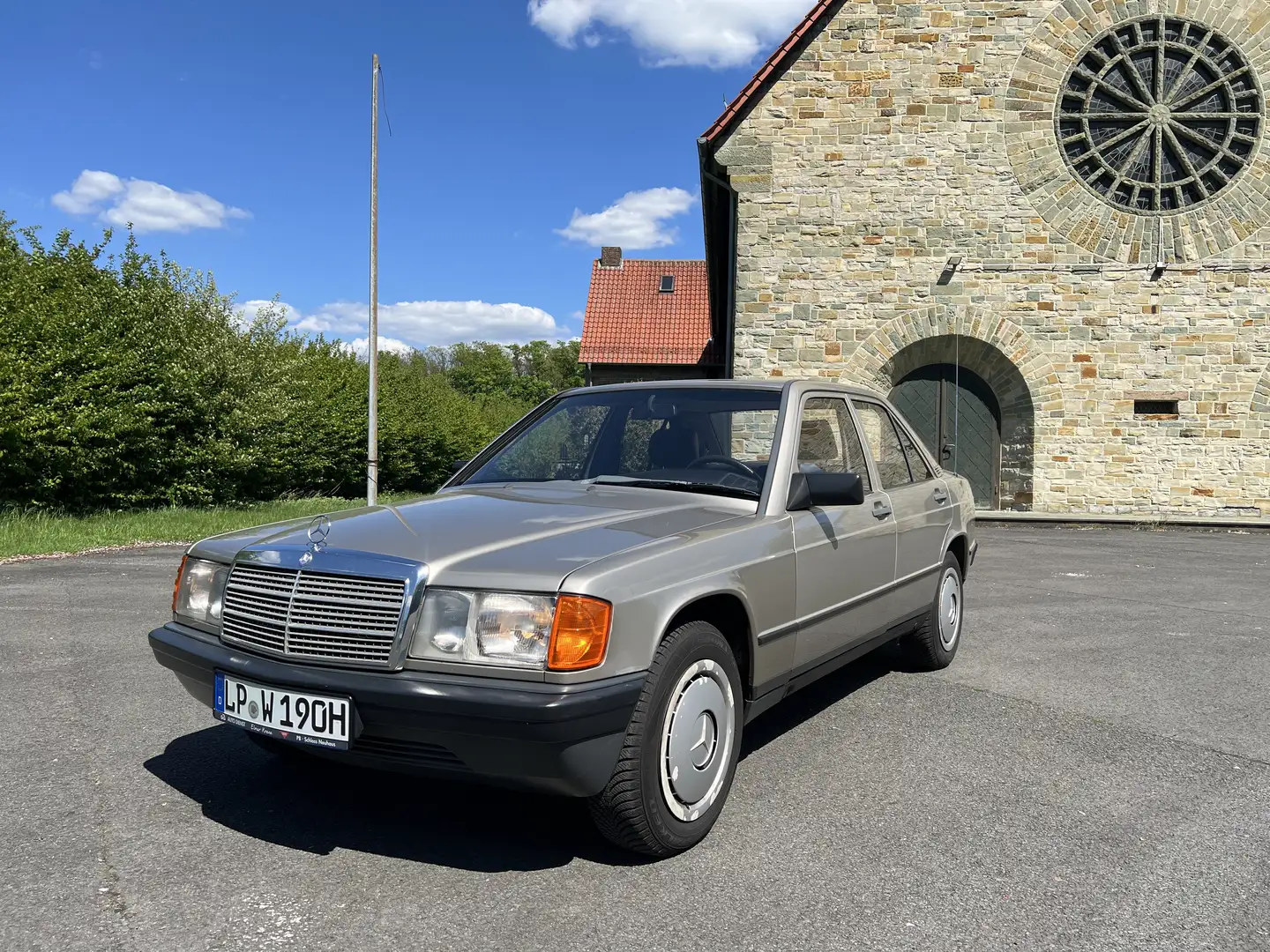 Mercedes-Benz 190 E Automatik Top Ausstattung Klima TÜV - 1