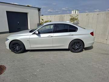 F30 Perlmutt weiß