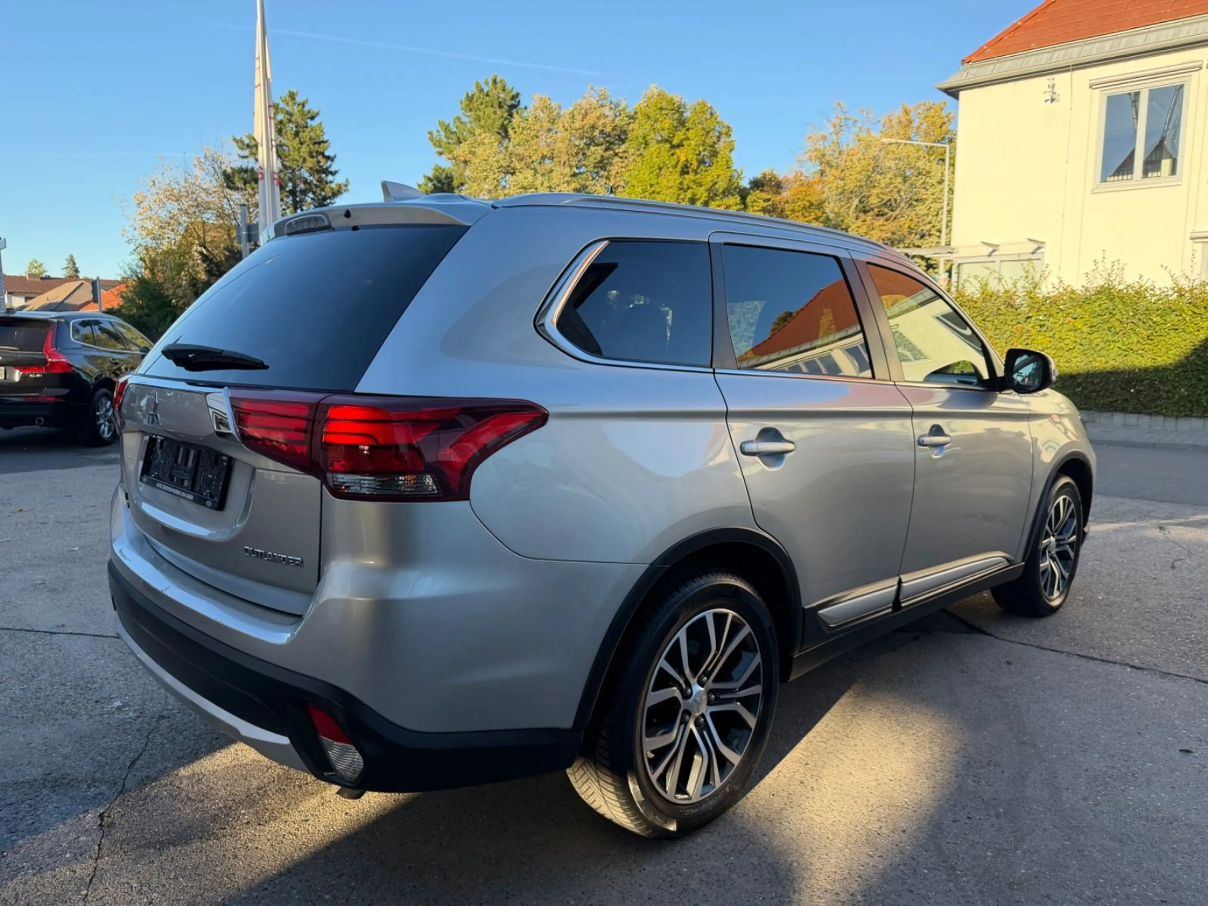 Mitsubishi Outlander Edition+ *1.Hand*Automatik*360°Kam*LED — photo 6