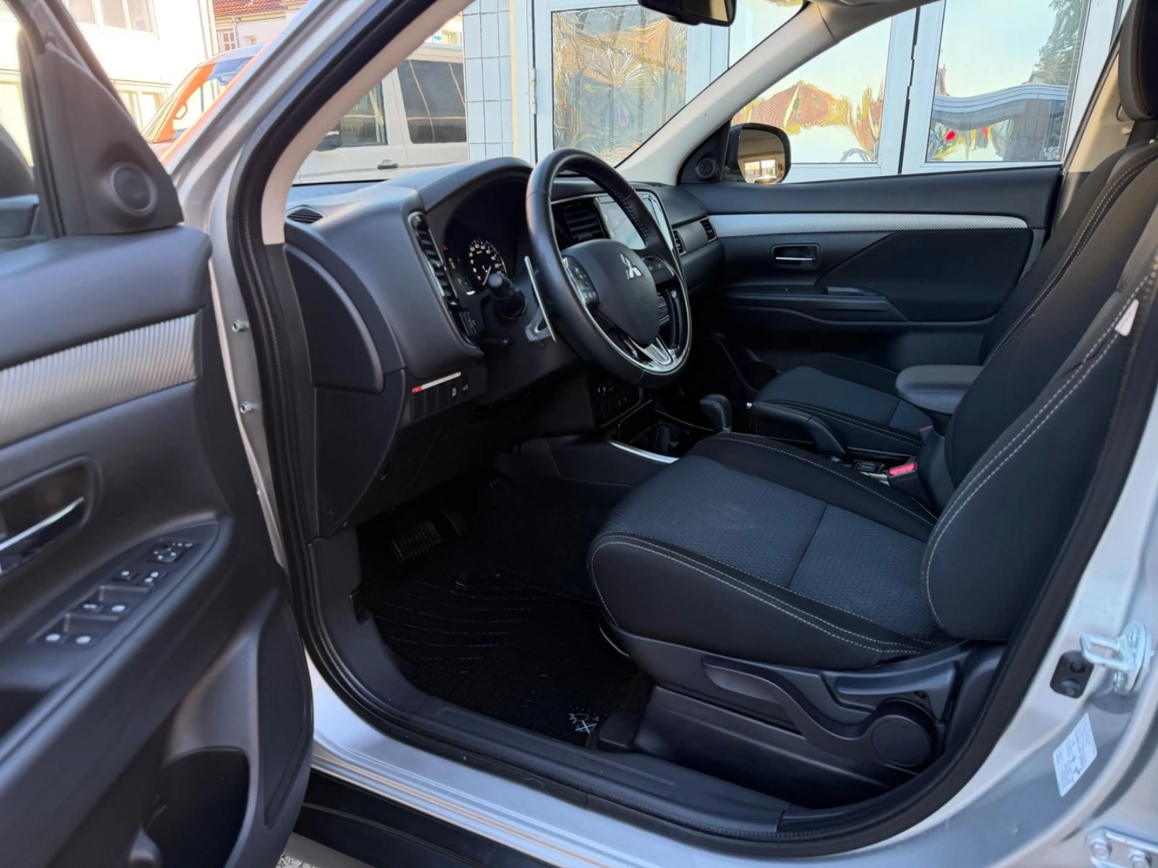 Mitsubishi Outlander Edition+ *1.Hand*Automatik*360°Kam*LED — photo 10