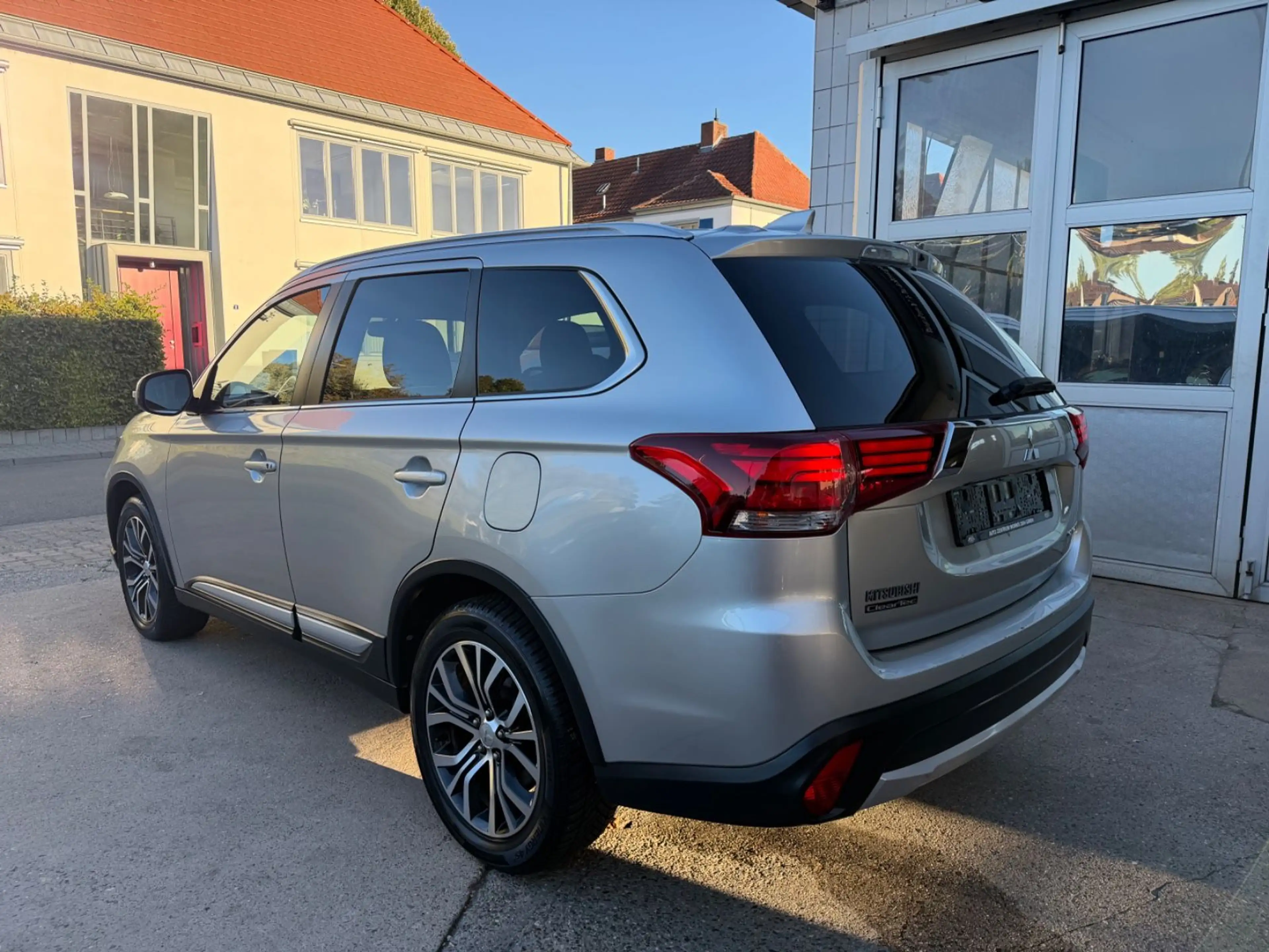 Mitsubishi Outlander Edition+ *1.Hand*Automatik*360°Kam*LED — photo 8
