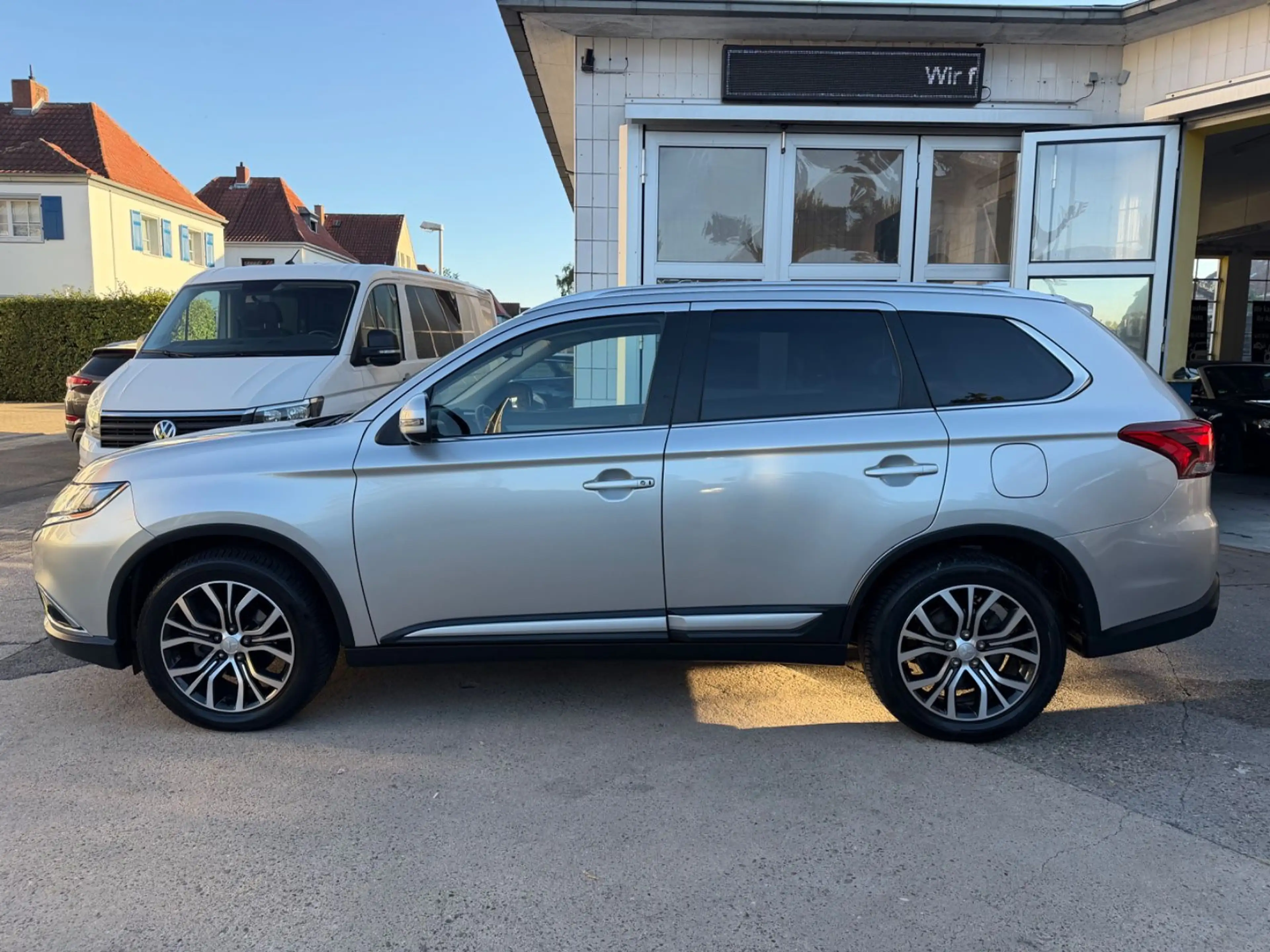 Mitsubishi Outlander Edition+ *1.Hand*Automatik*360°Kam*LED — photo 4