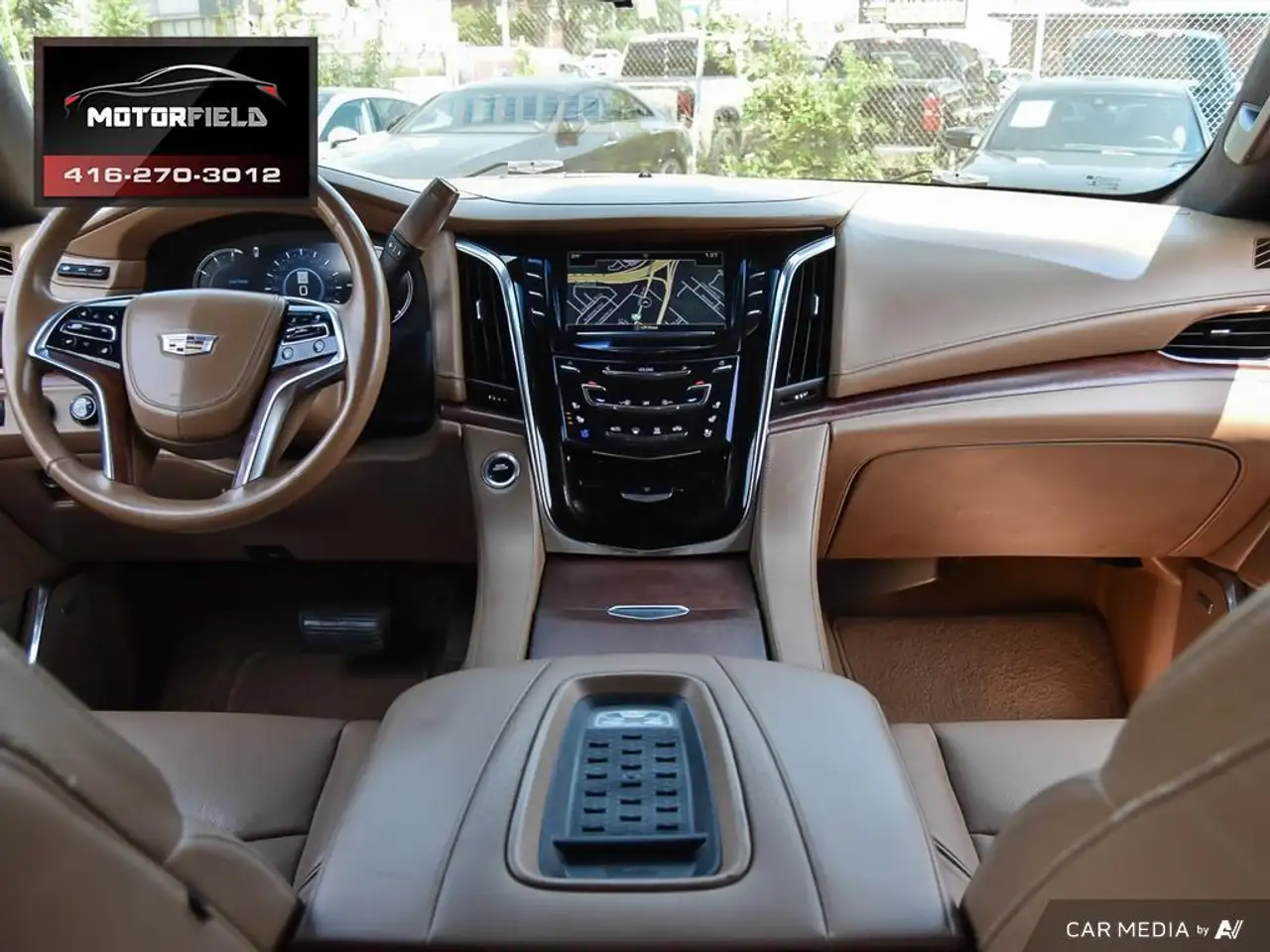 Cadillac Escalade снимка Cadillac Escalade