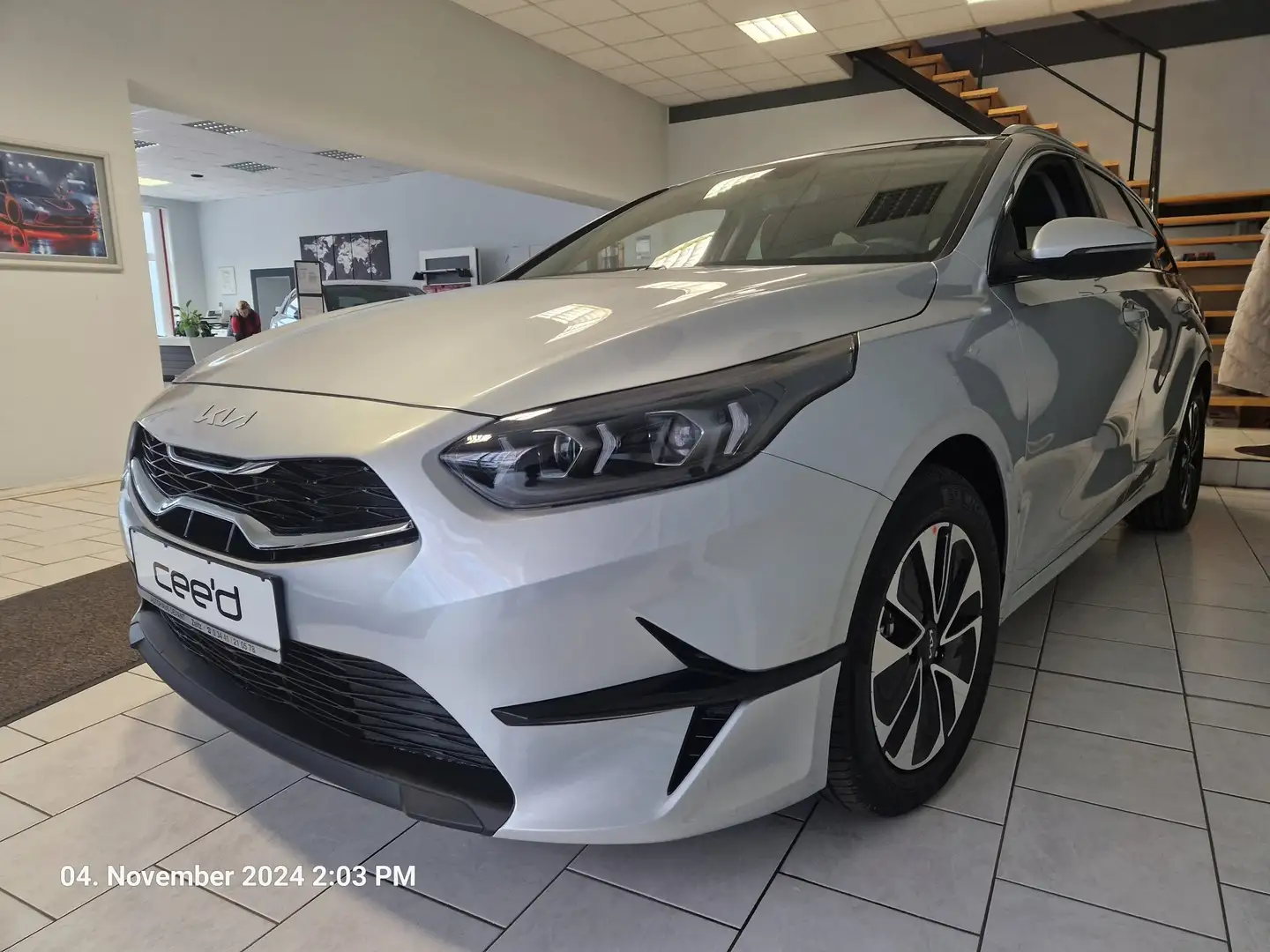 Kia Ceed SW / cee'd SW 1,5 T-GDi 7 DCT Top Silber - 2