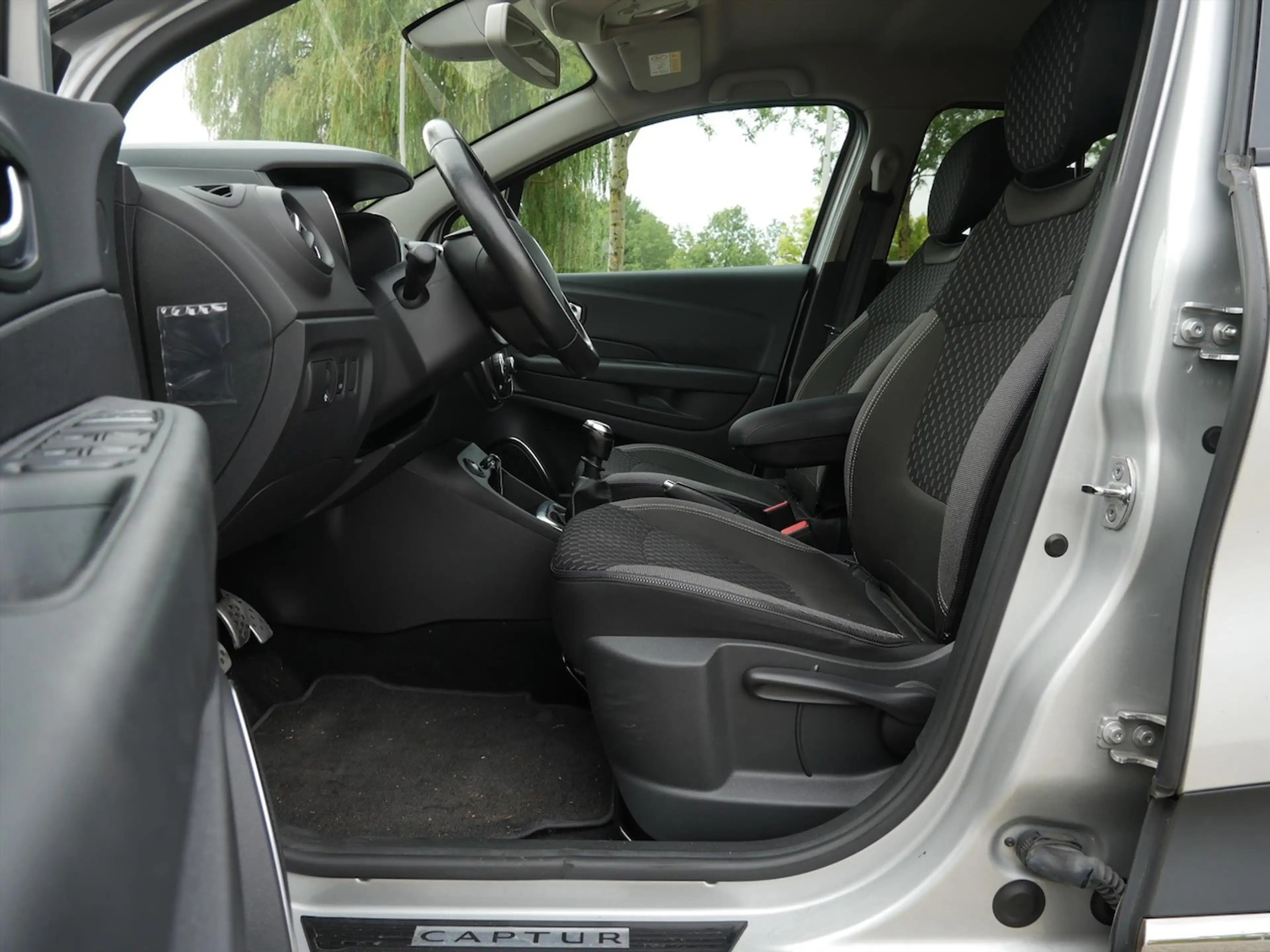 Renault Captur 1.2 TCe Intens — photo 5