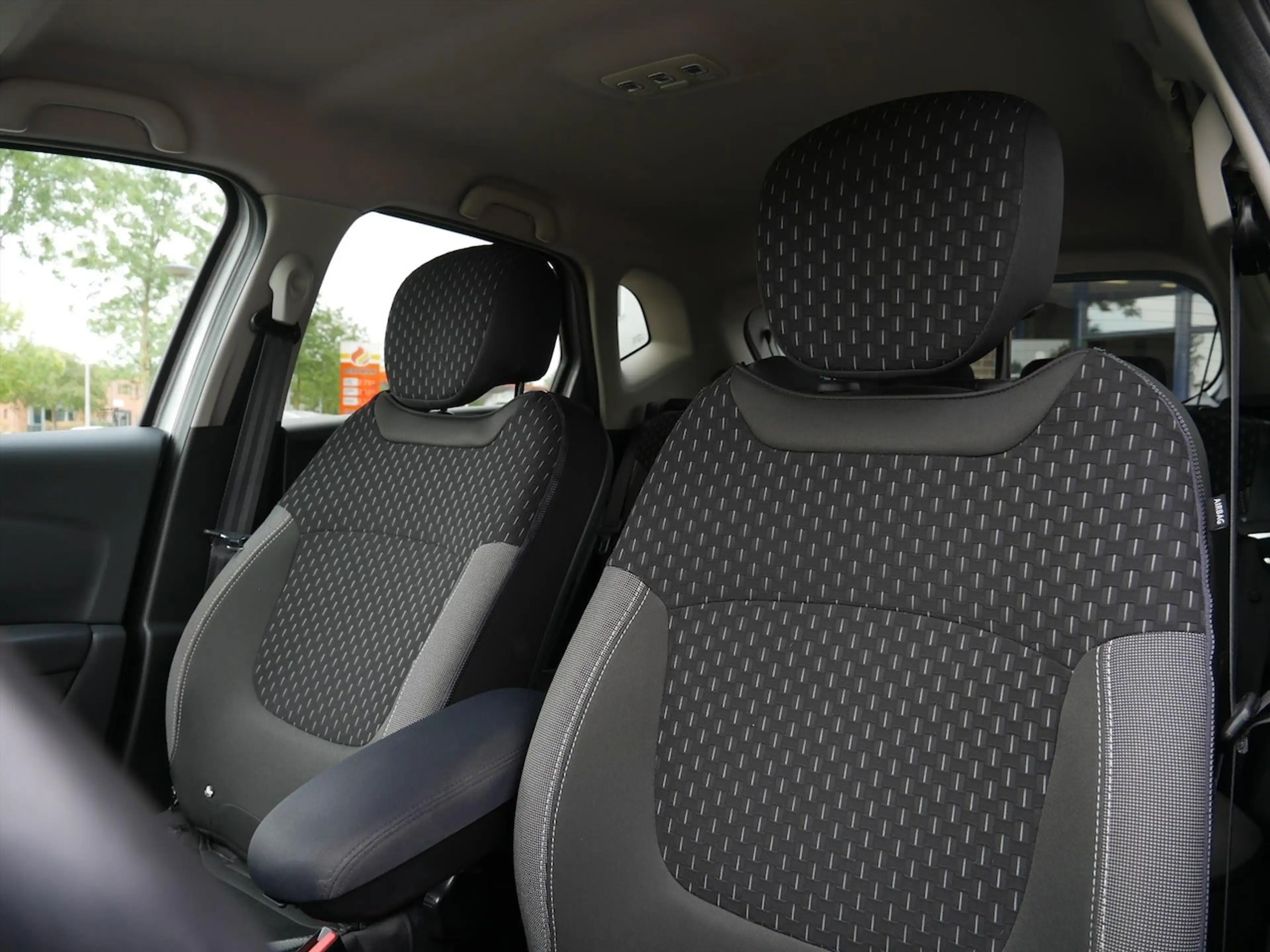 Renault Captur 1.2 TCe Intens — photo 8