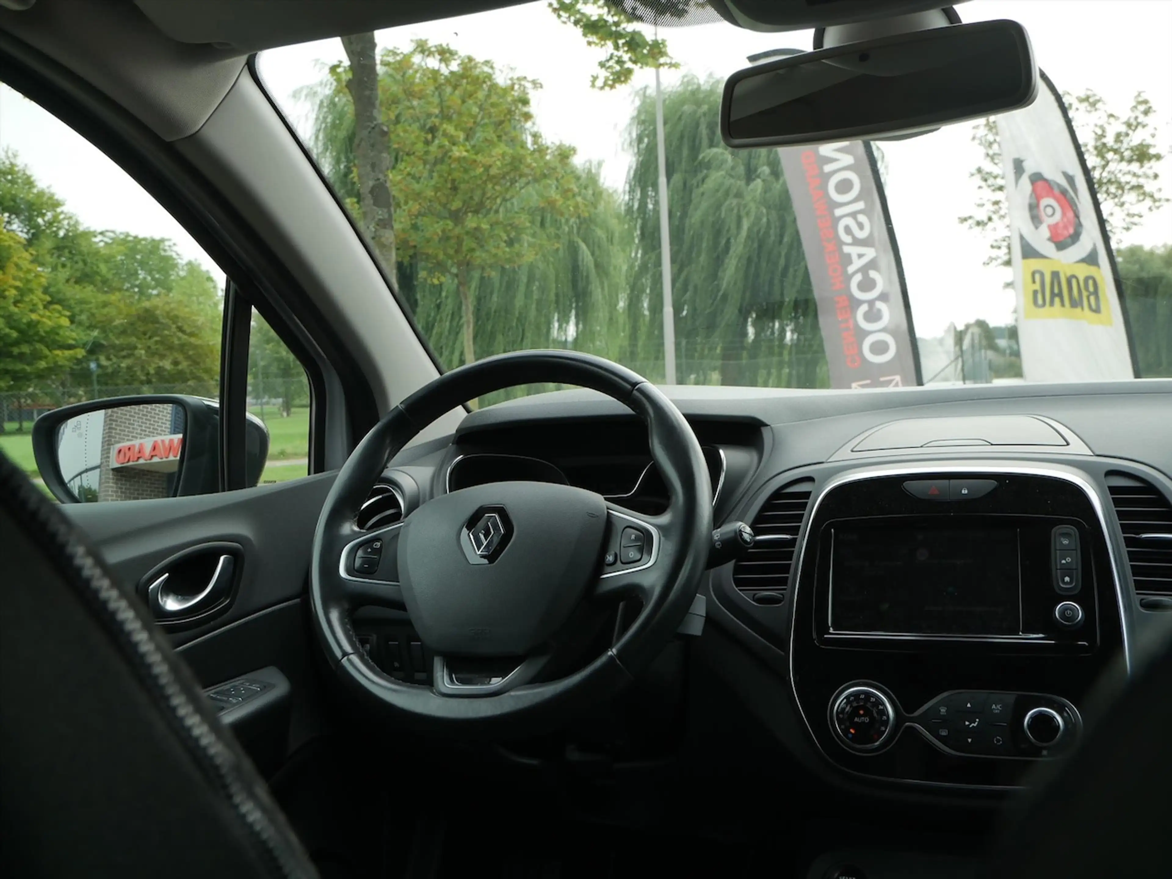 Renault Captur 1.2 TCe Intens — photo 10