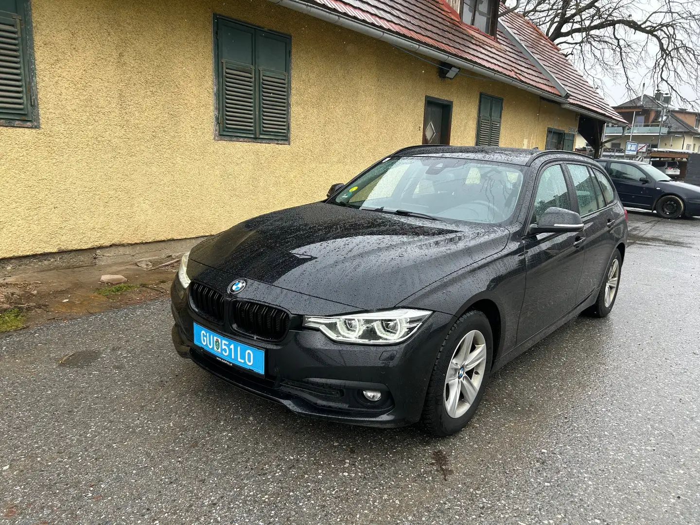 BMW 318 318d Touring Aut. Schwarz - 1