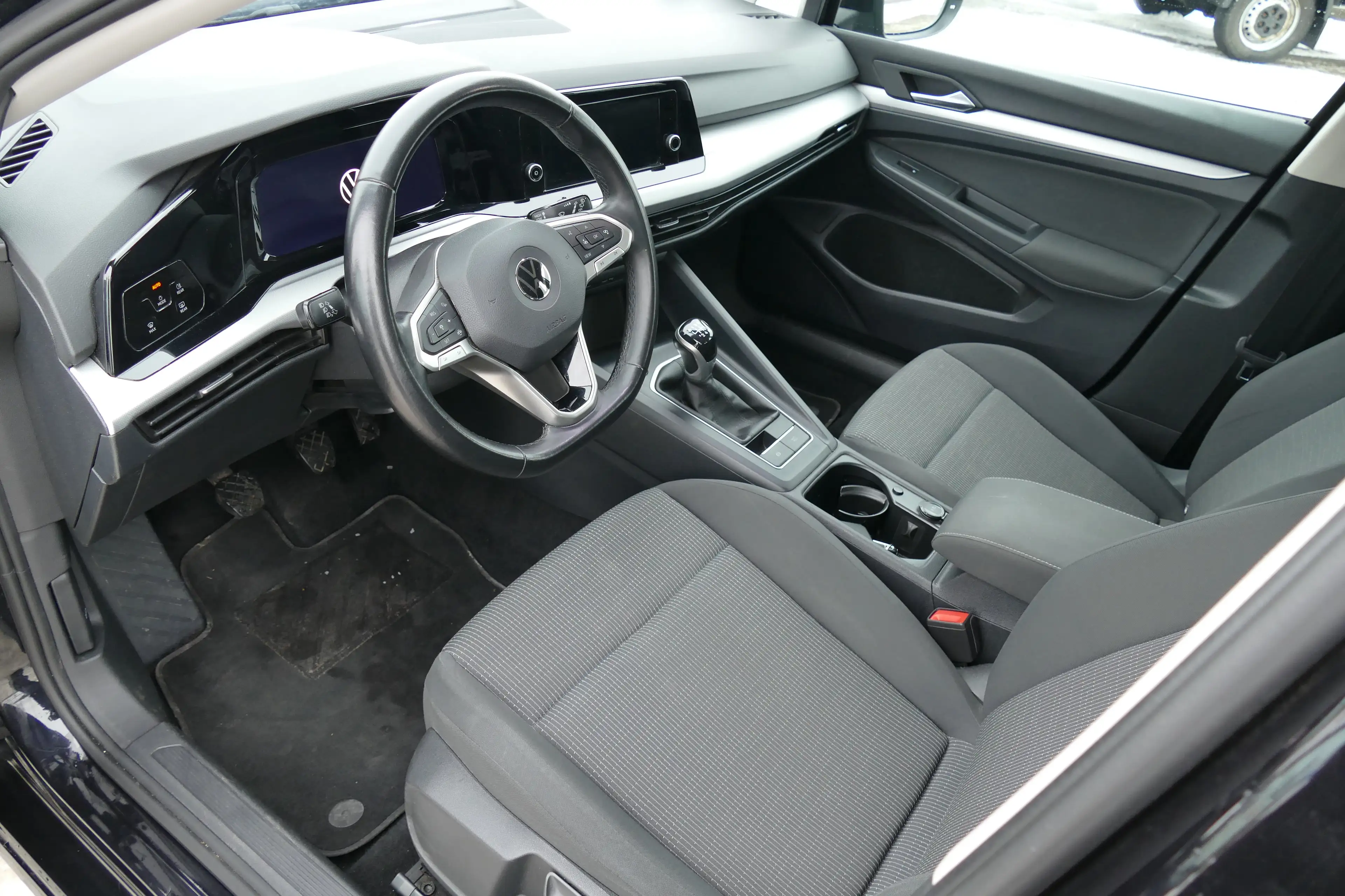 Volkswagen Golf 1.0 TSI OPF — photo 9