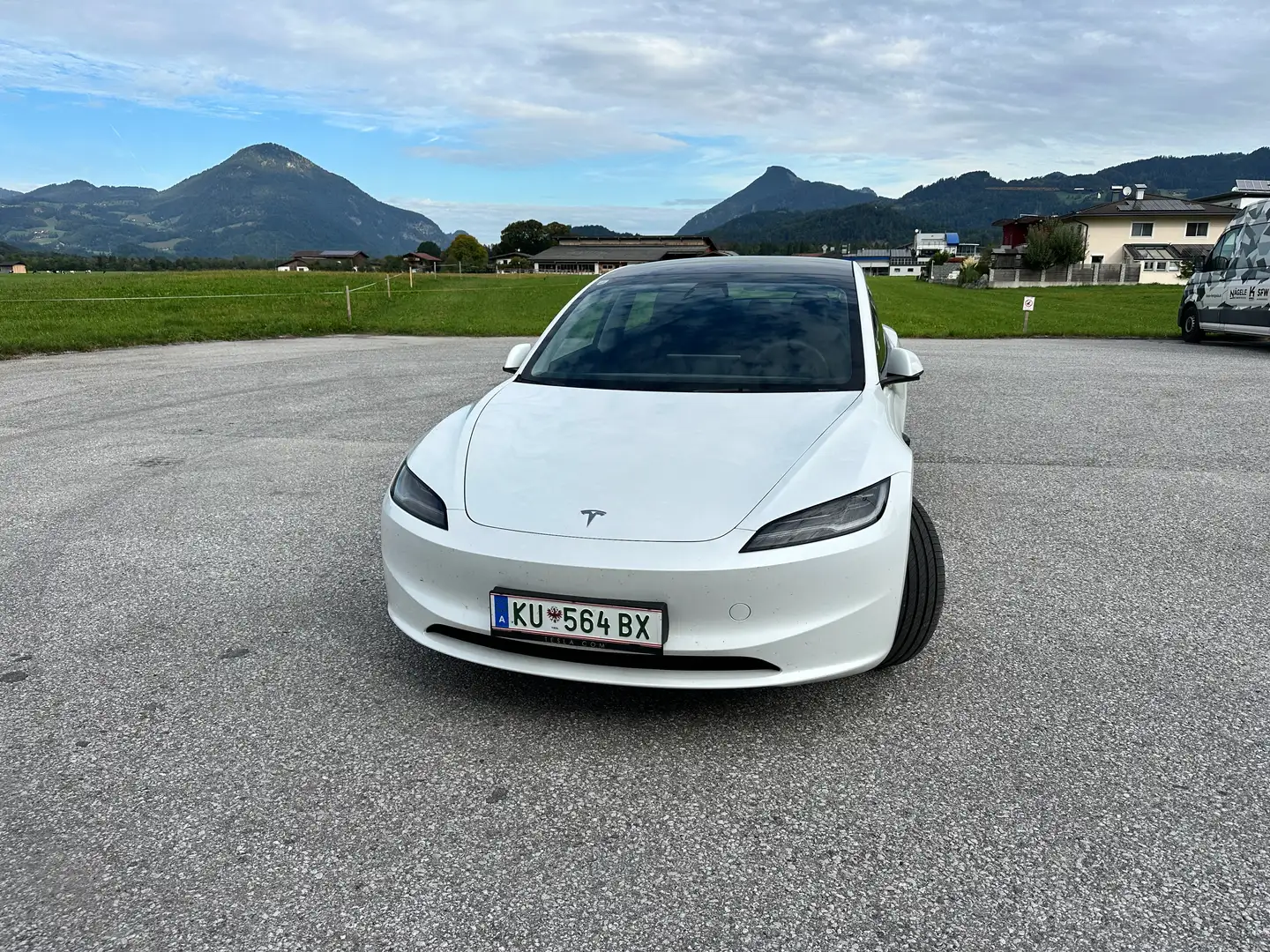 Tesla Model 3 Model 3 Premium RWD 65kWh LFP Weiß - 2