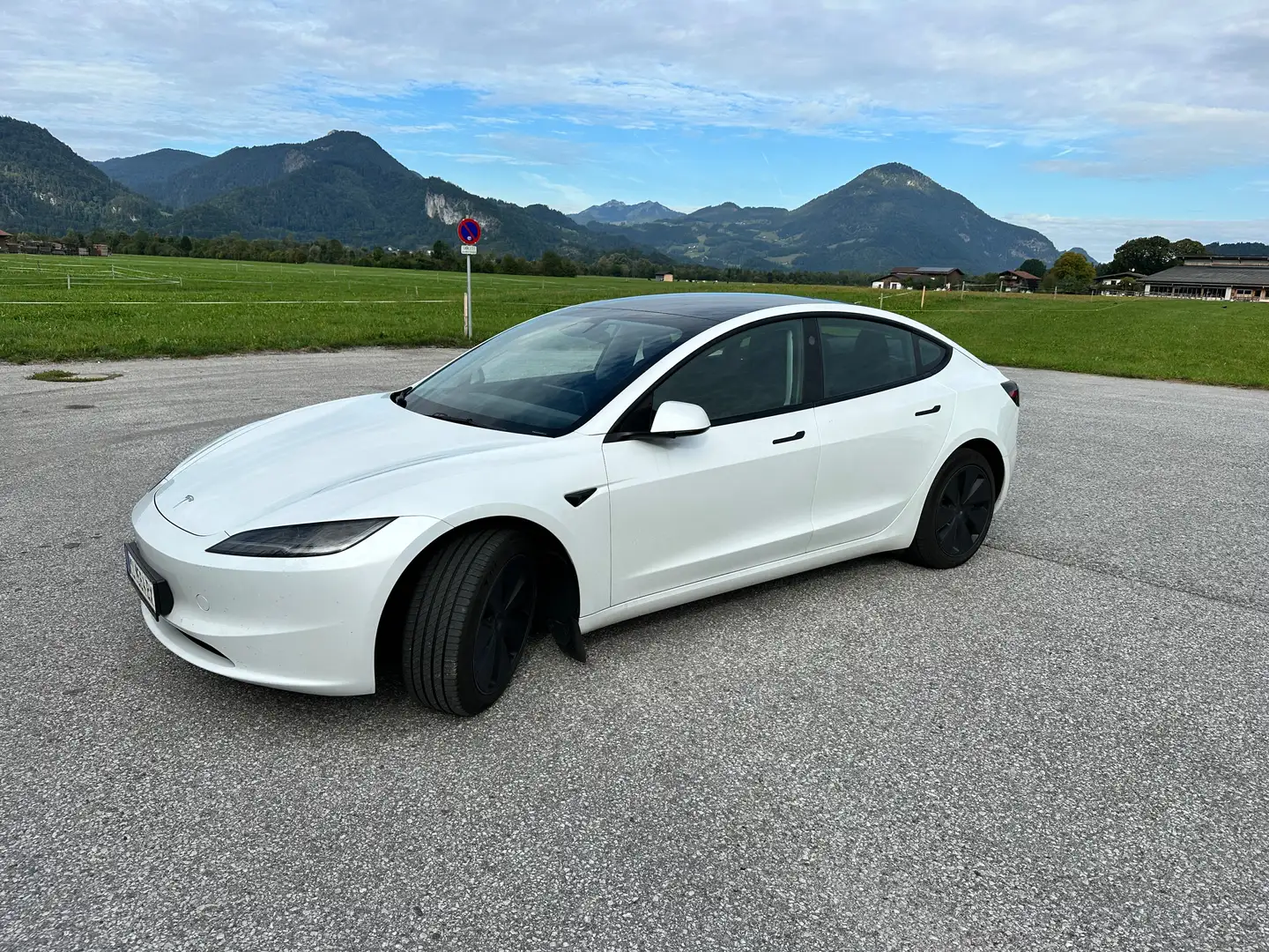 Tesla Model 3 Model 3 Premium RWD 65kWh LFP Weiß - 1