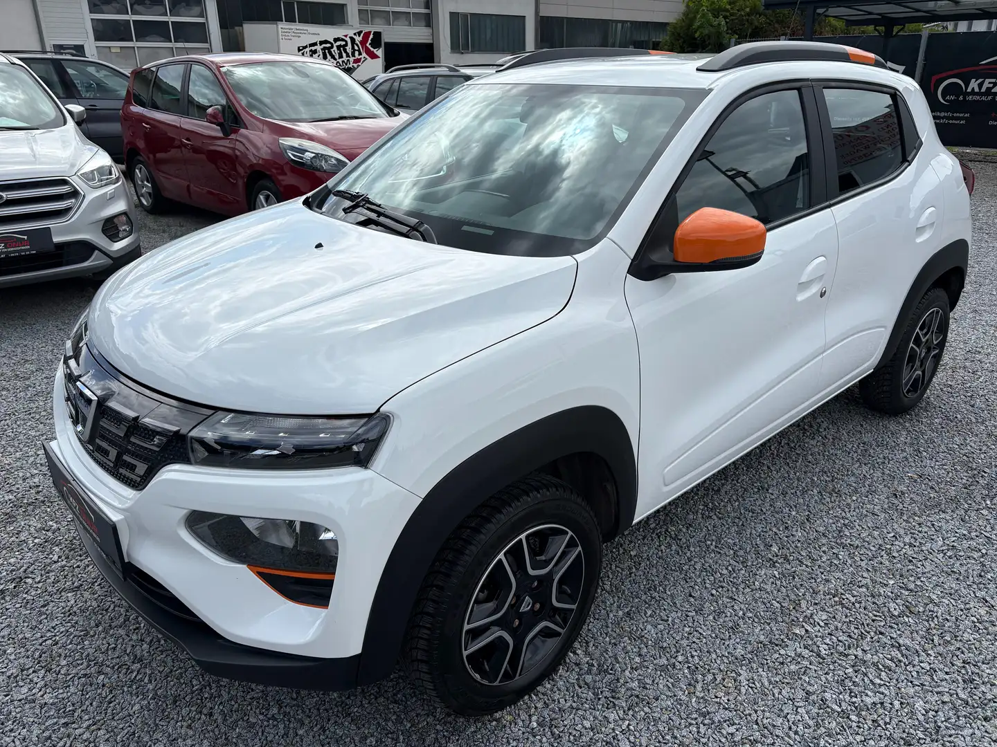 Dacia Spring Spring 26,8kWh Comfort*NUR 24.000KM*NEUWERTIG Weiß - 2