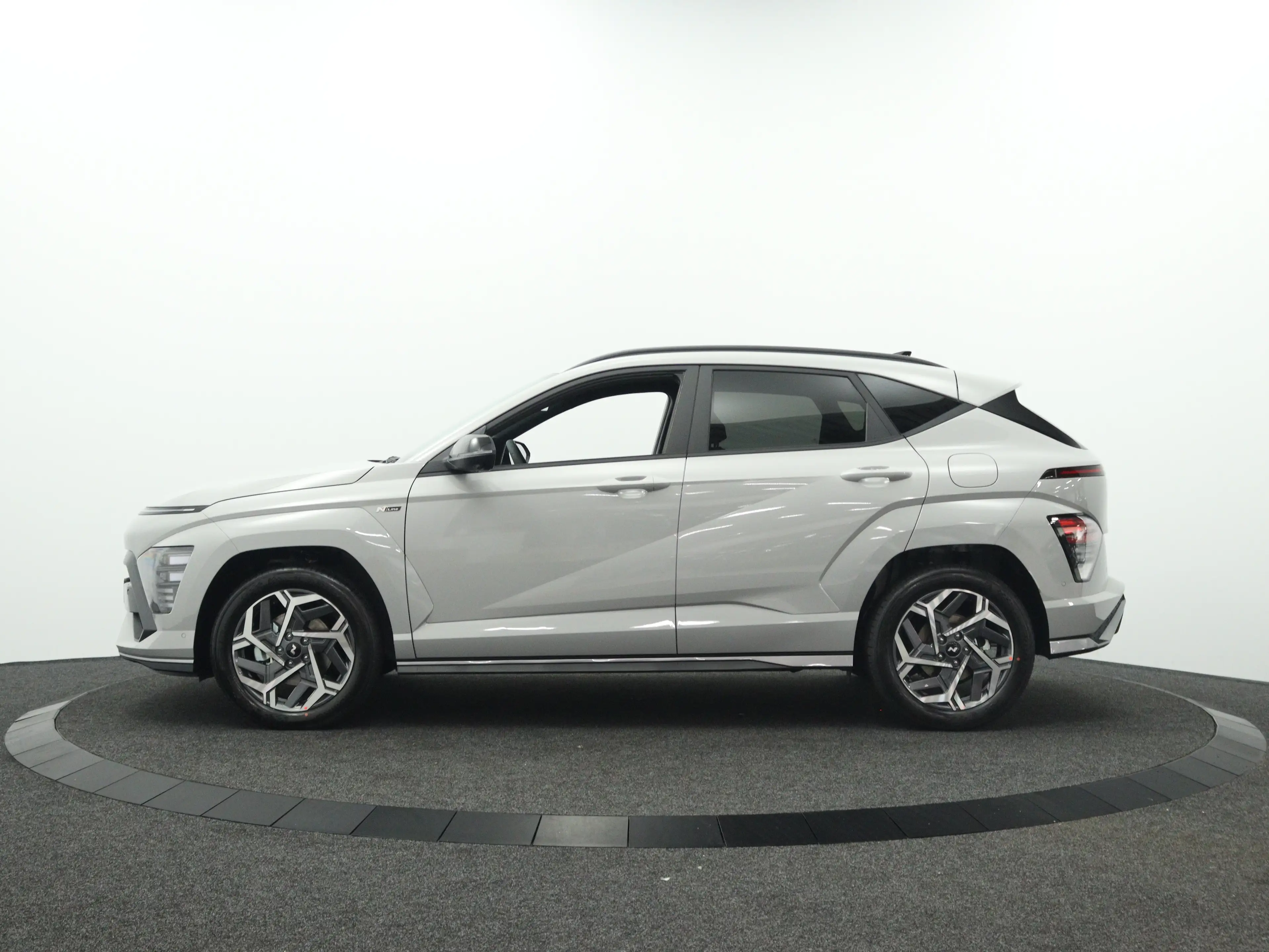 Hyundai KONA 1.6 GDI HEV N Line (Cyber Gray / Phantom Black Two — photo 6