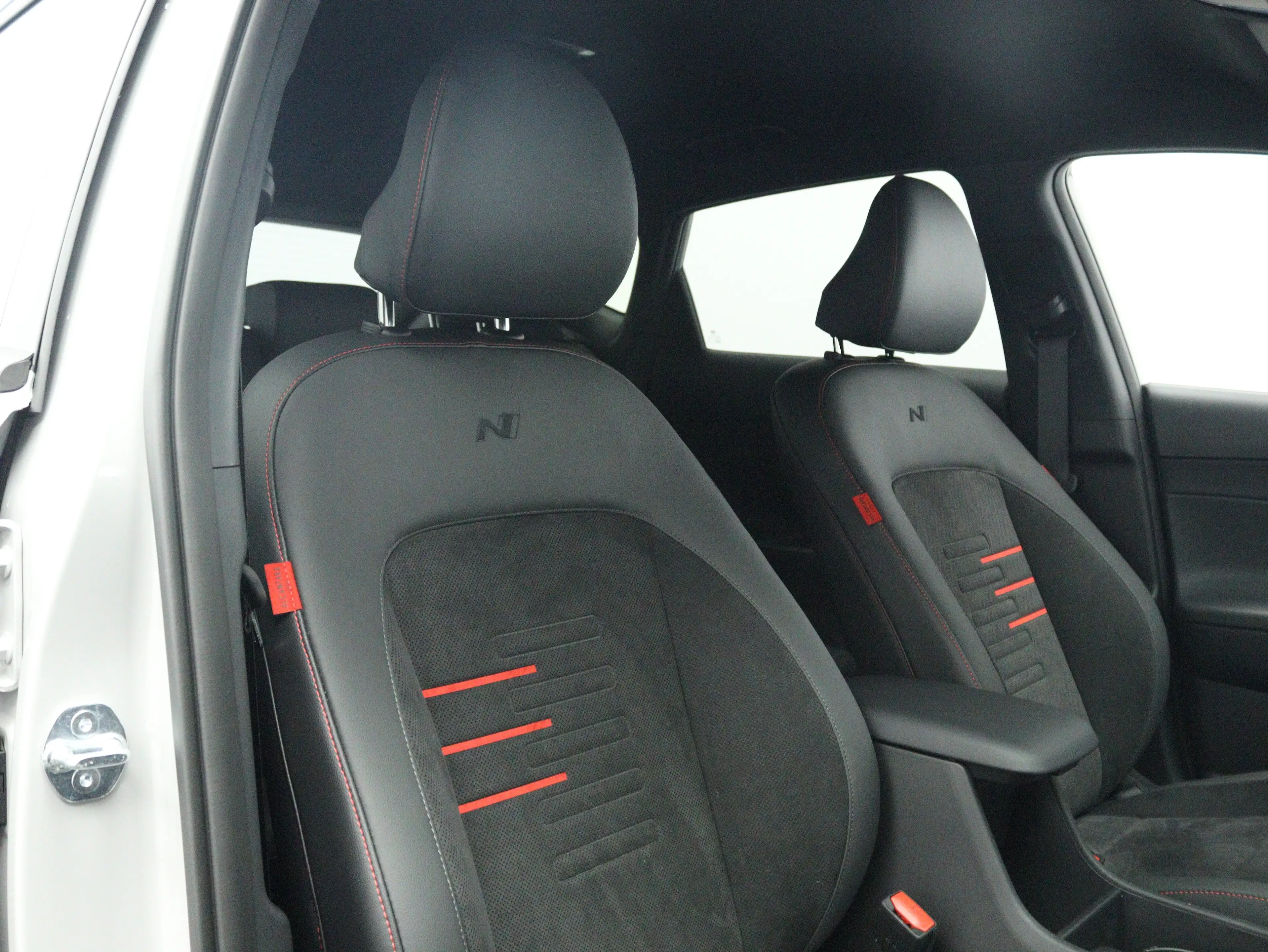 Hyundai KONA 1.6 GDI HEV N Line (Cyber Gray / Phantom Black Two — photo 10