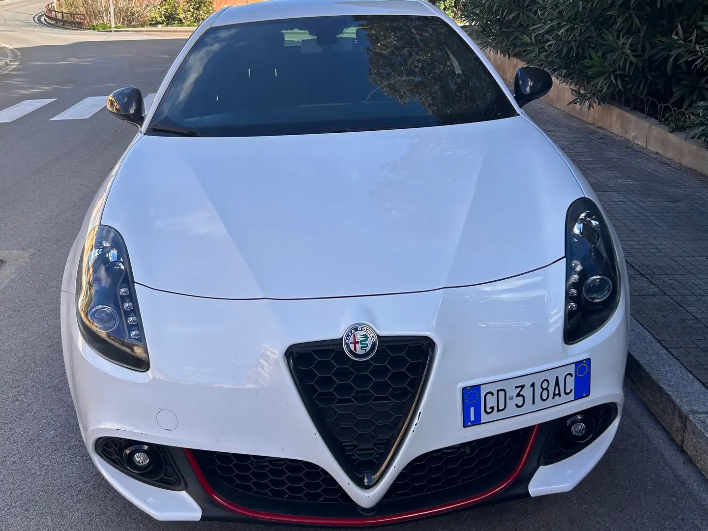 Alfa Romeo Giulietta Bílá - 1