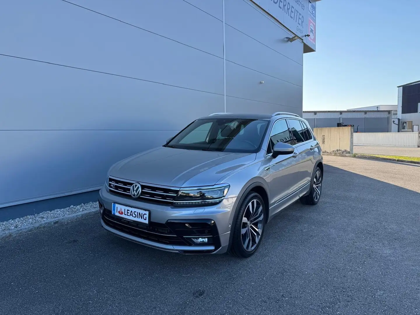 Volkswagen Tiguan 2.0 TDI 4Motion DSG Highline *R-LINE*AHK*Standhzg* Grau - 1