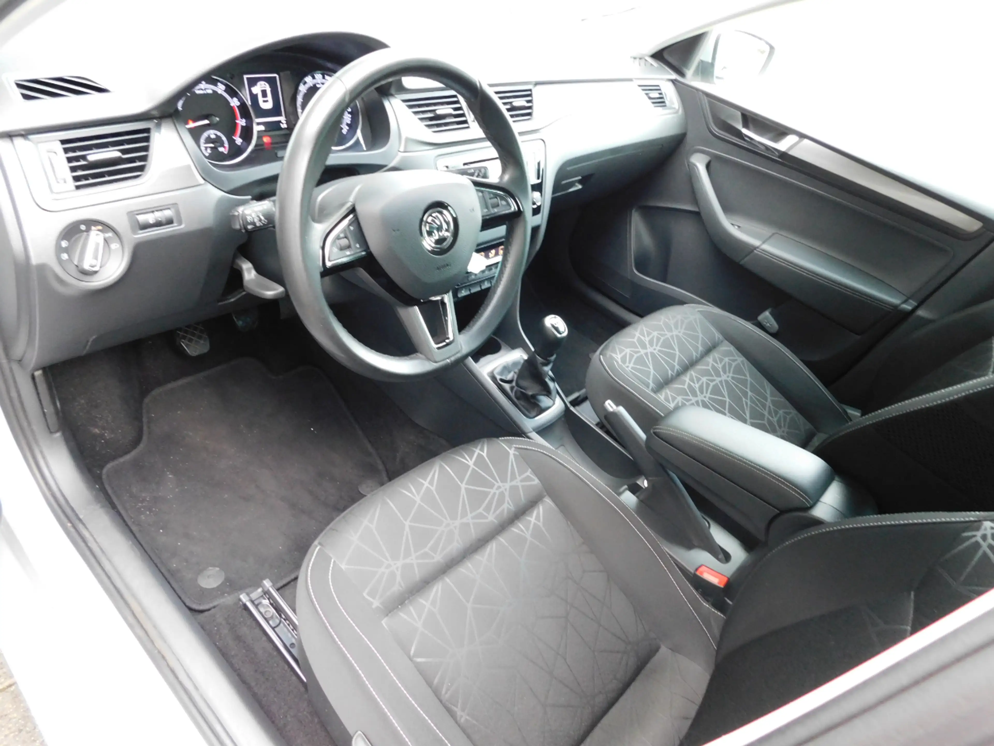 Skoda Rapid/Spaceback 1.0TSI 95PK CLEVER!! All-in Prijs! — photo 2