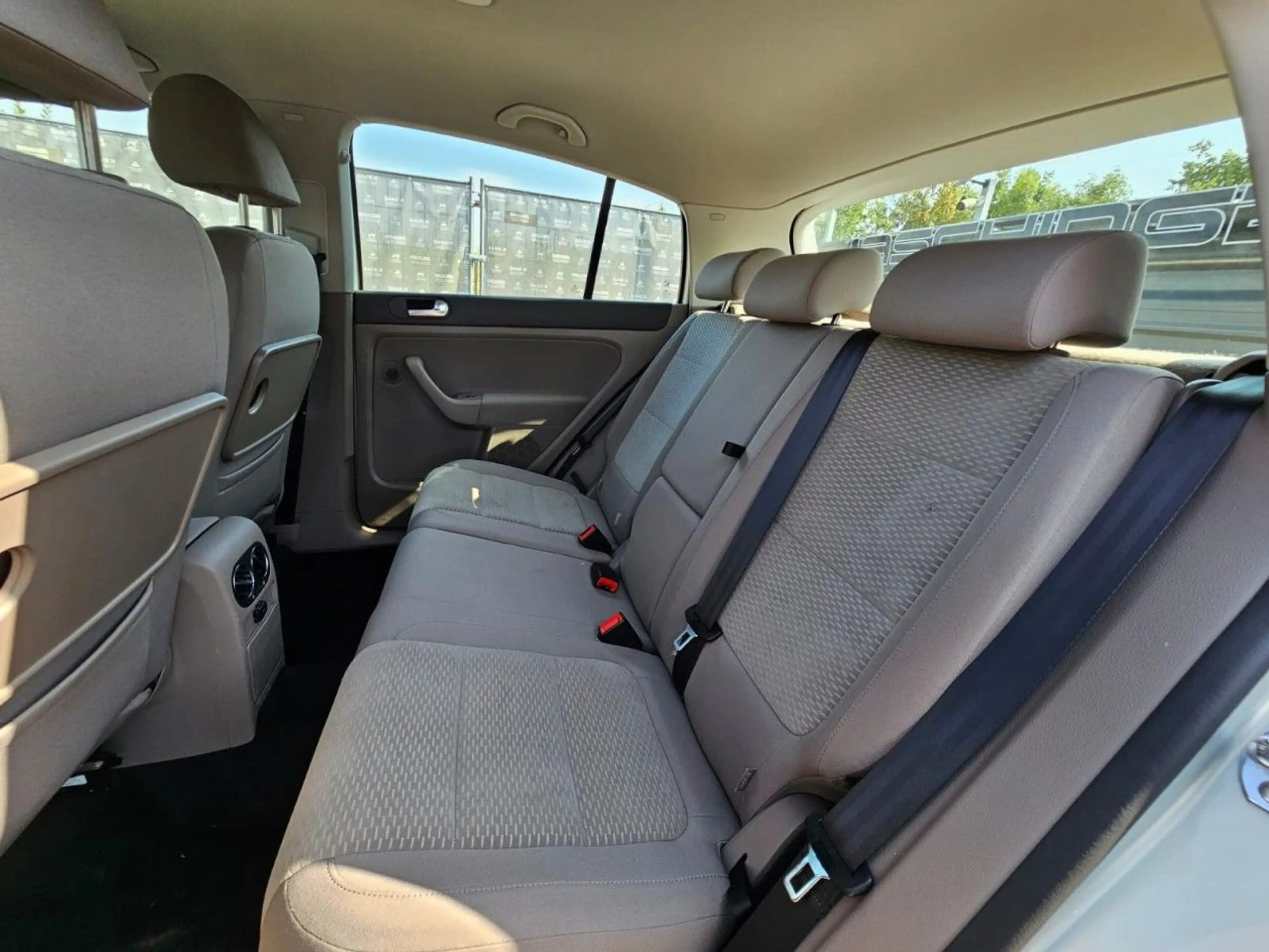 Volkswagen Golf Plus 1.4TSI DSG NAVI AHK KLIMA PARKASSI PDC — photo 8