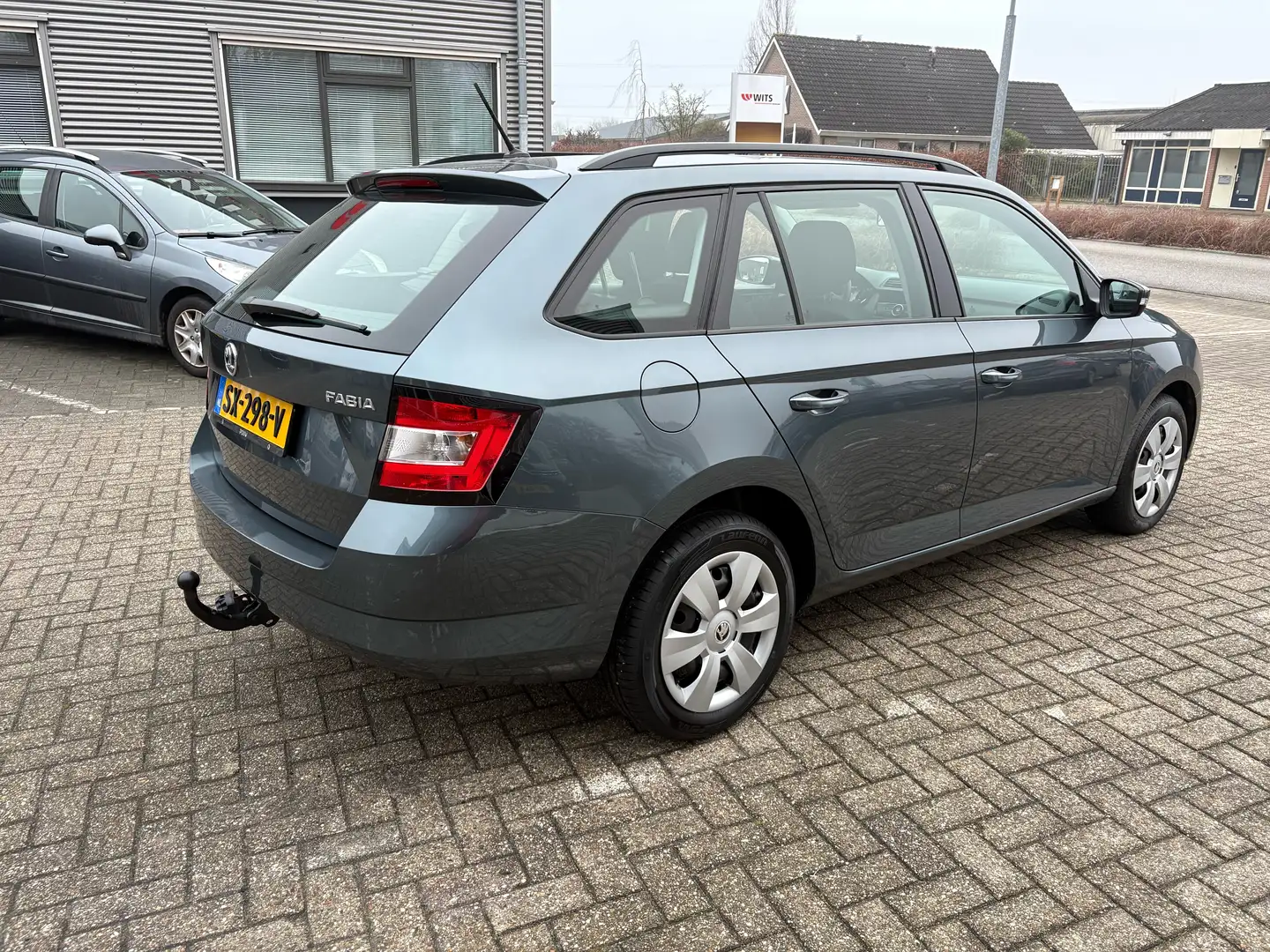 Skoda Fabia 1.0 MPI Active Grau - 2