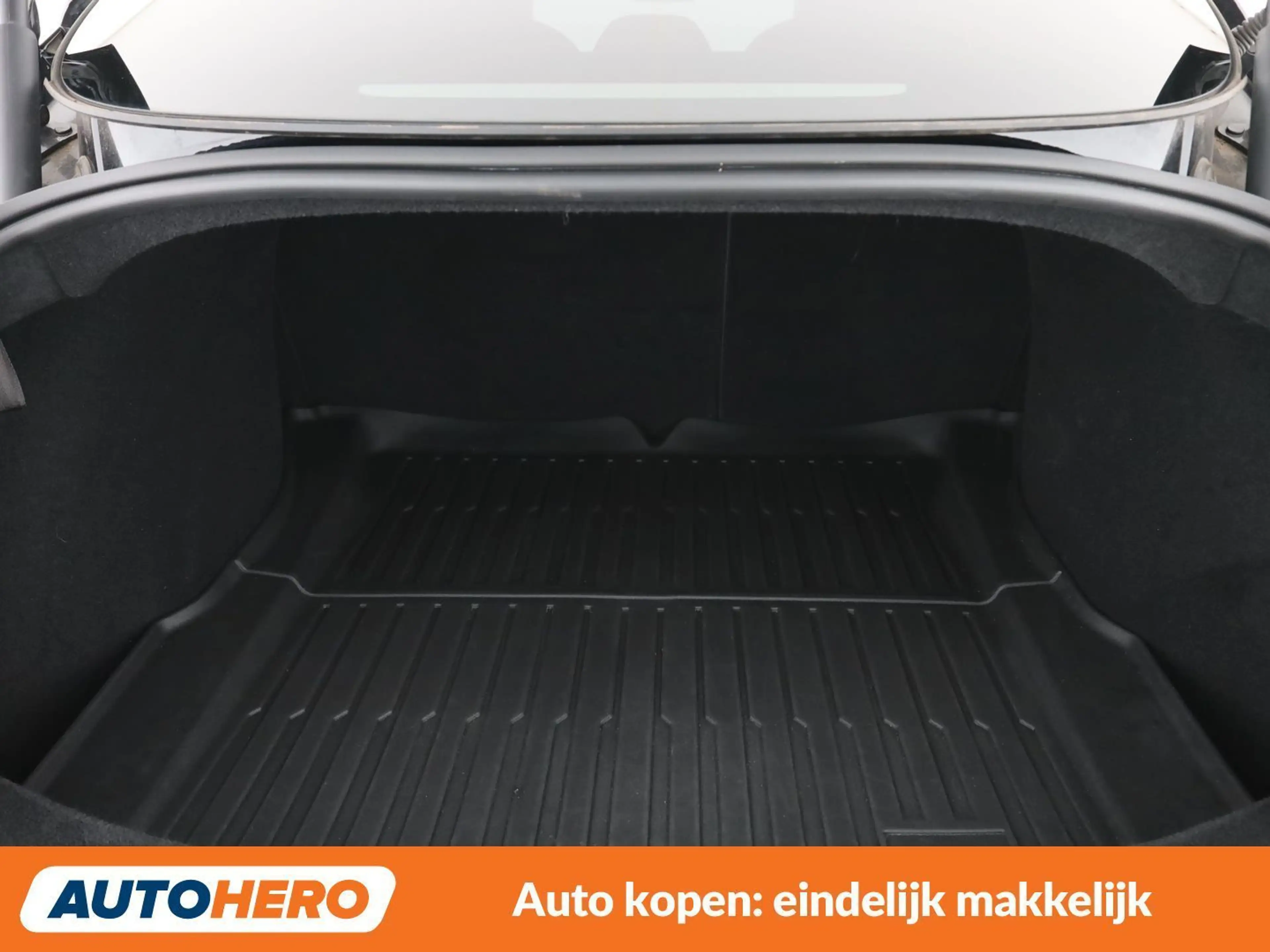 Tesla Model 3 Standard Range — photo 17