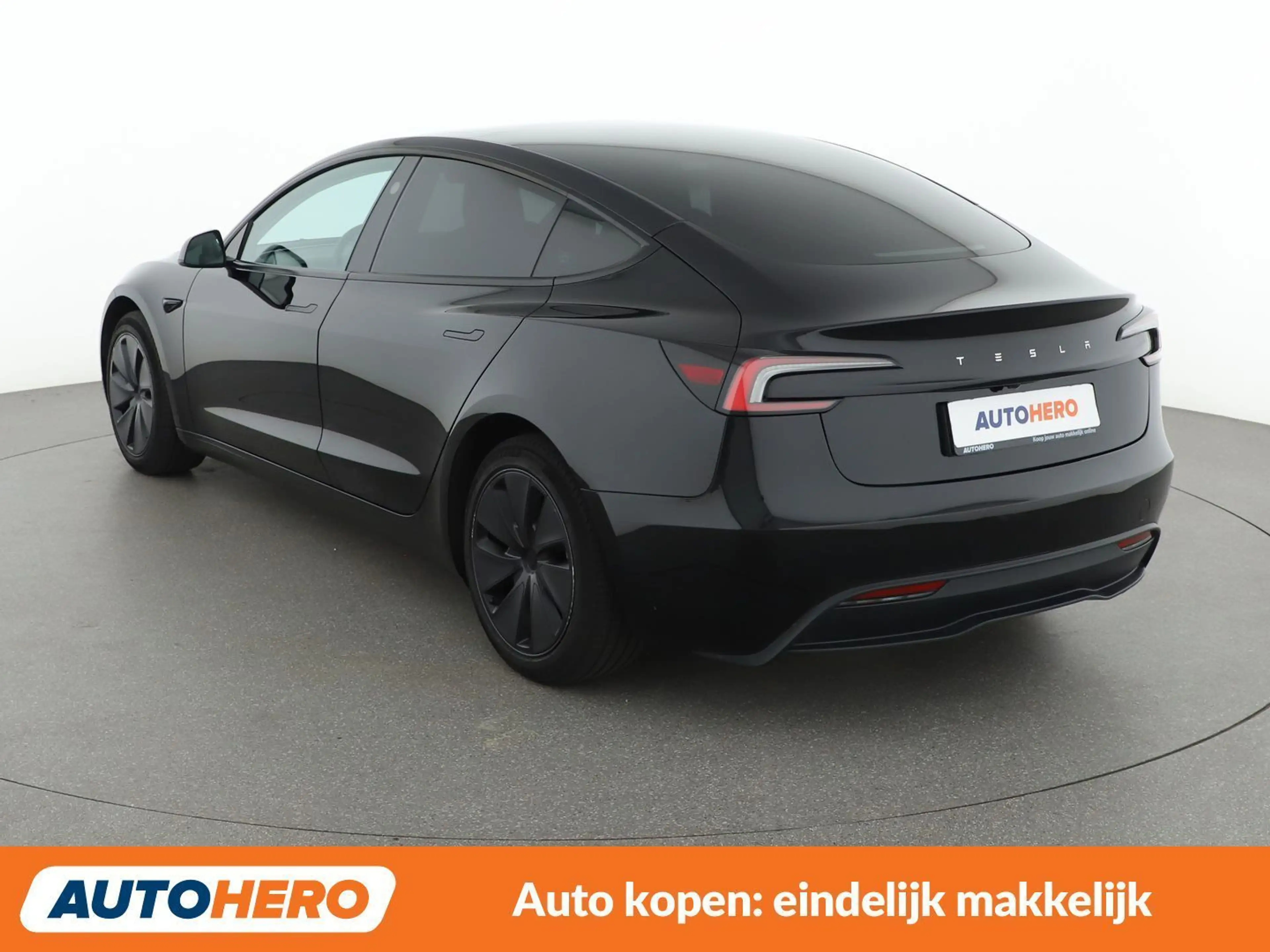 Tesla Model 3 Standard Range — photo 4