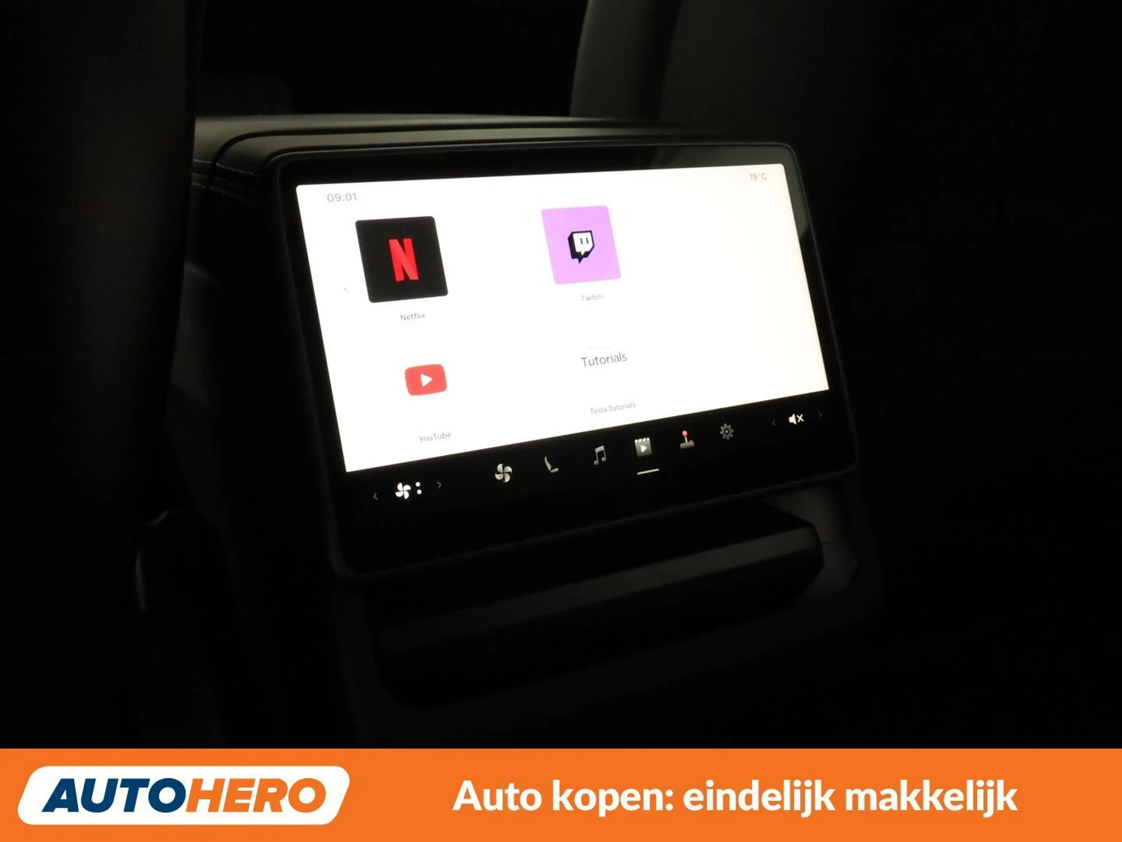 Tesla Model 3 Standard Range — photo 26